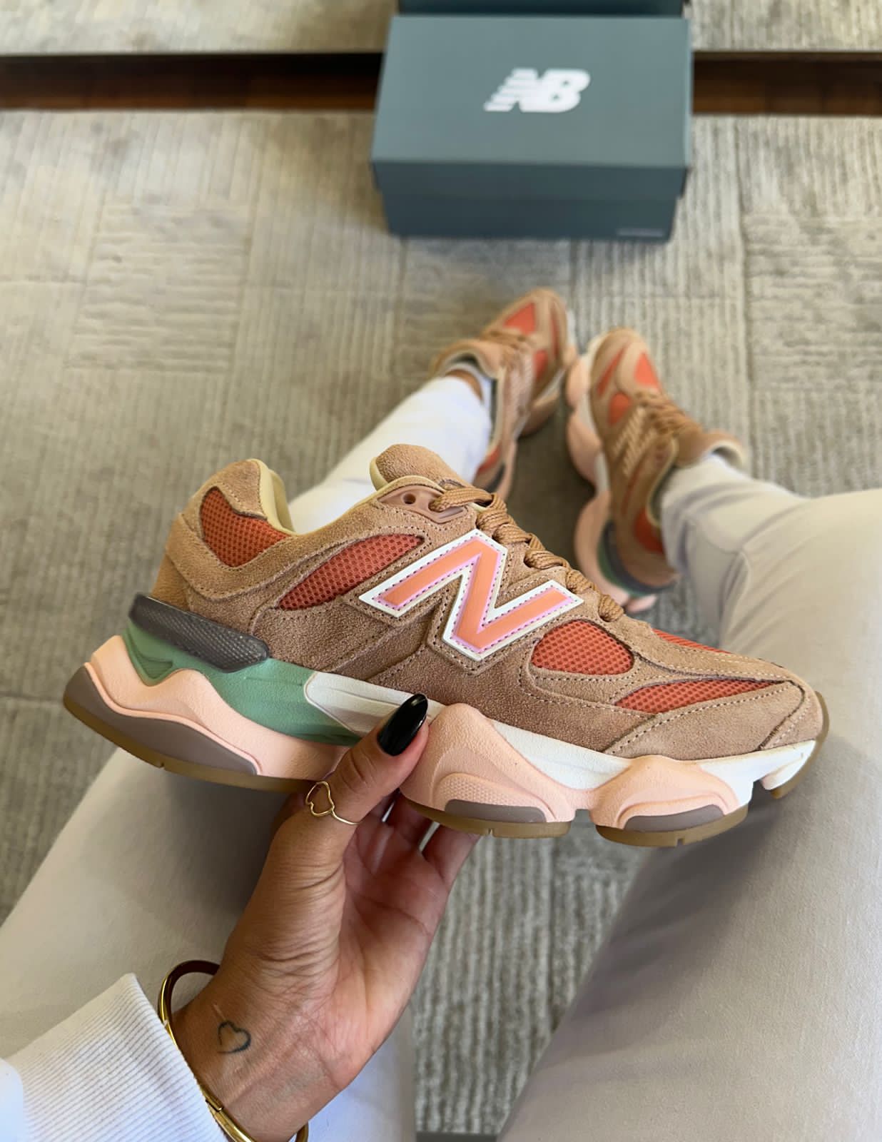 Tênis Balance 9060 Marrom Coral Couro Legítimo