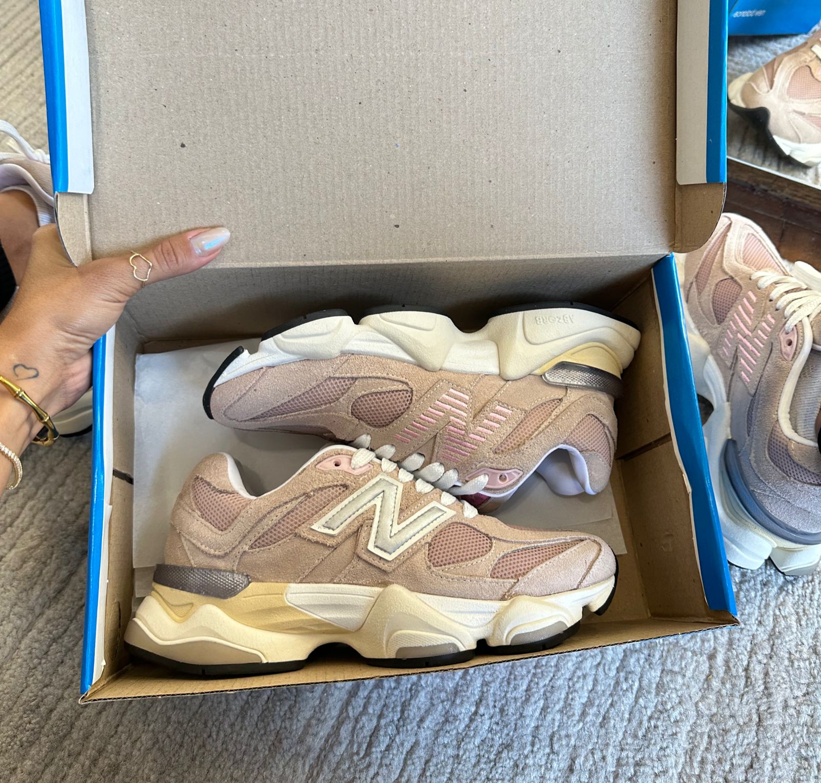 Tênis Balance 9060 Rose Couro Legítimo