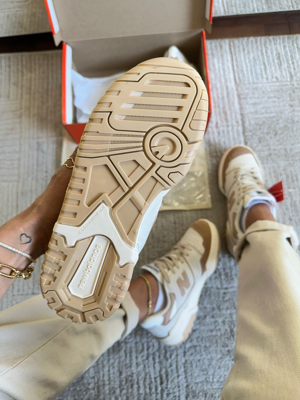 Tênis Balance 550 Nude