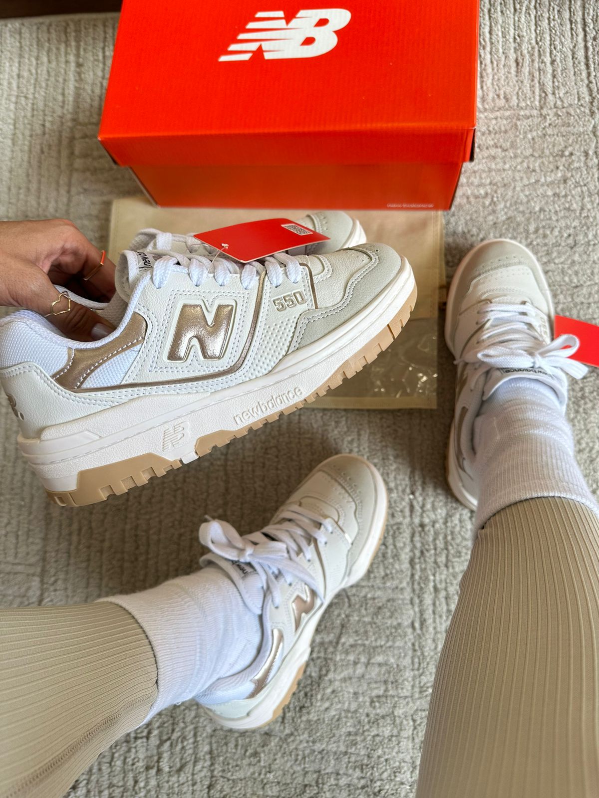 Tênis Balance 550 Dourado