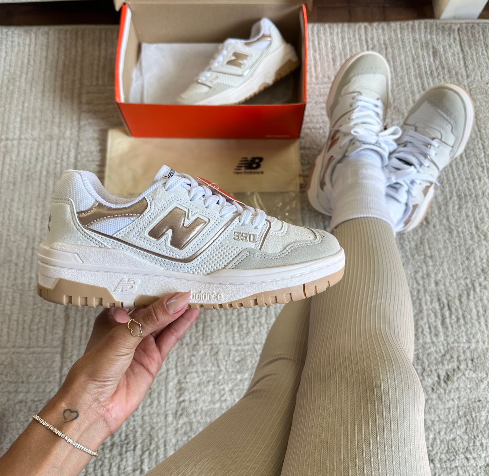 Tênis Balance 550 Dourado