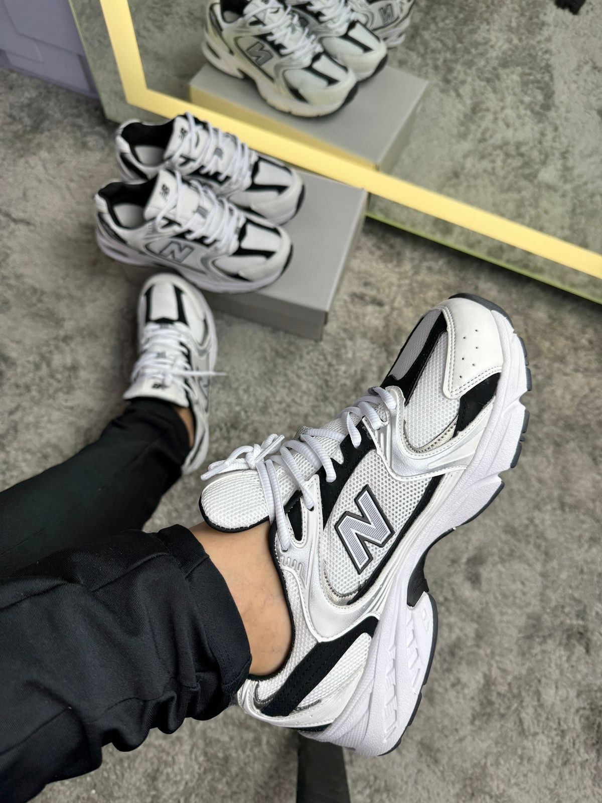 Tênis Balance 530 Retrô Preto Couro Legítimo