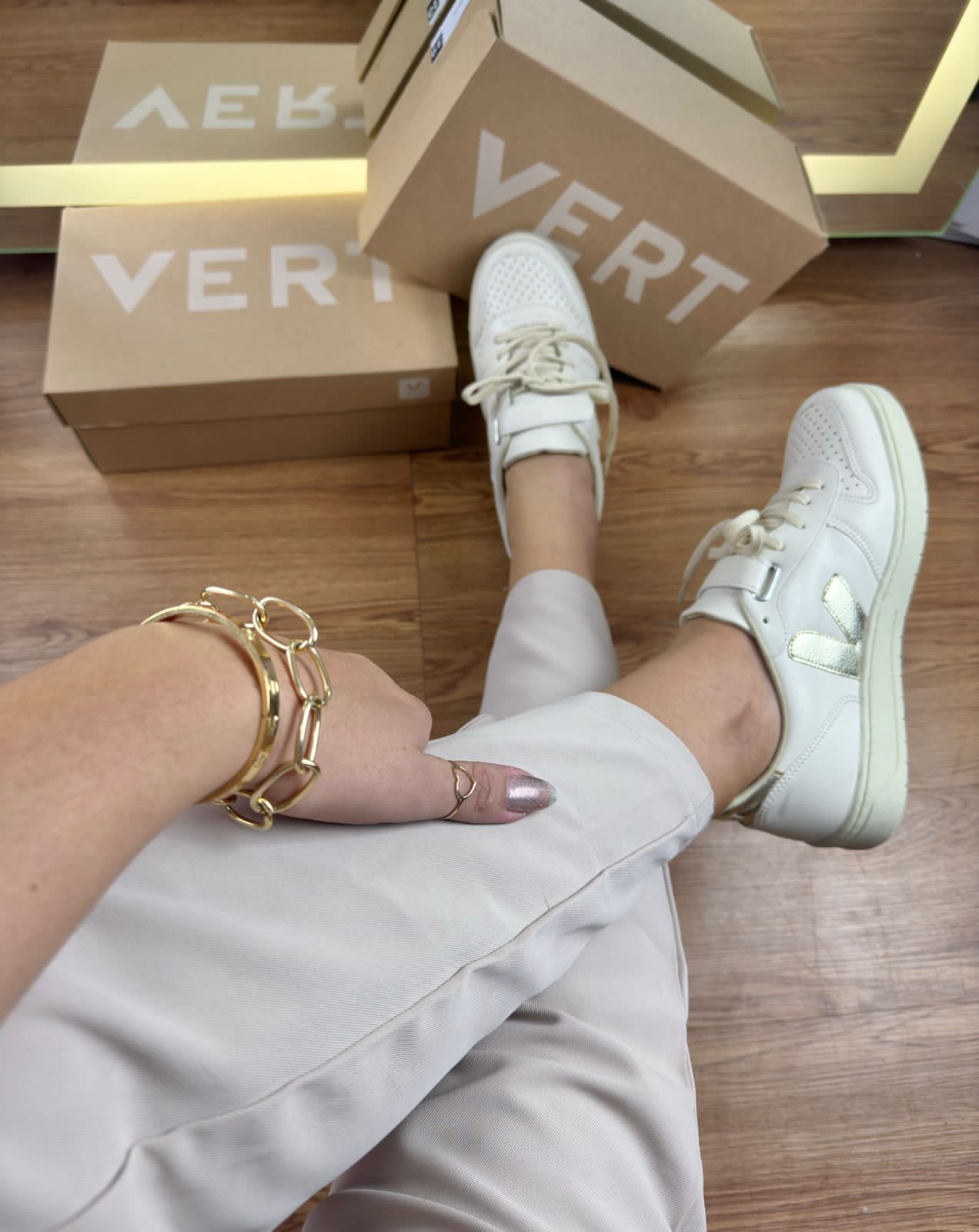 Tênis V 1.2 Off White Dourado