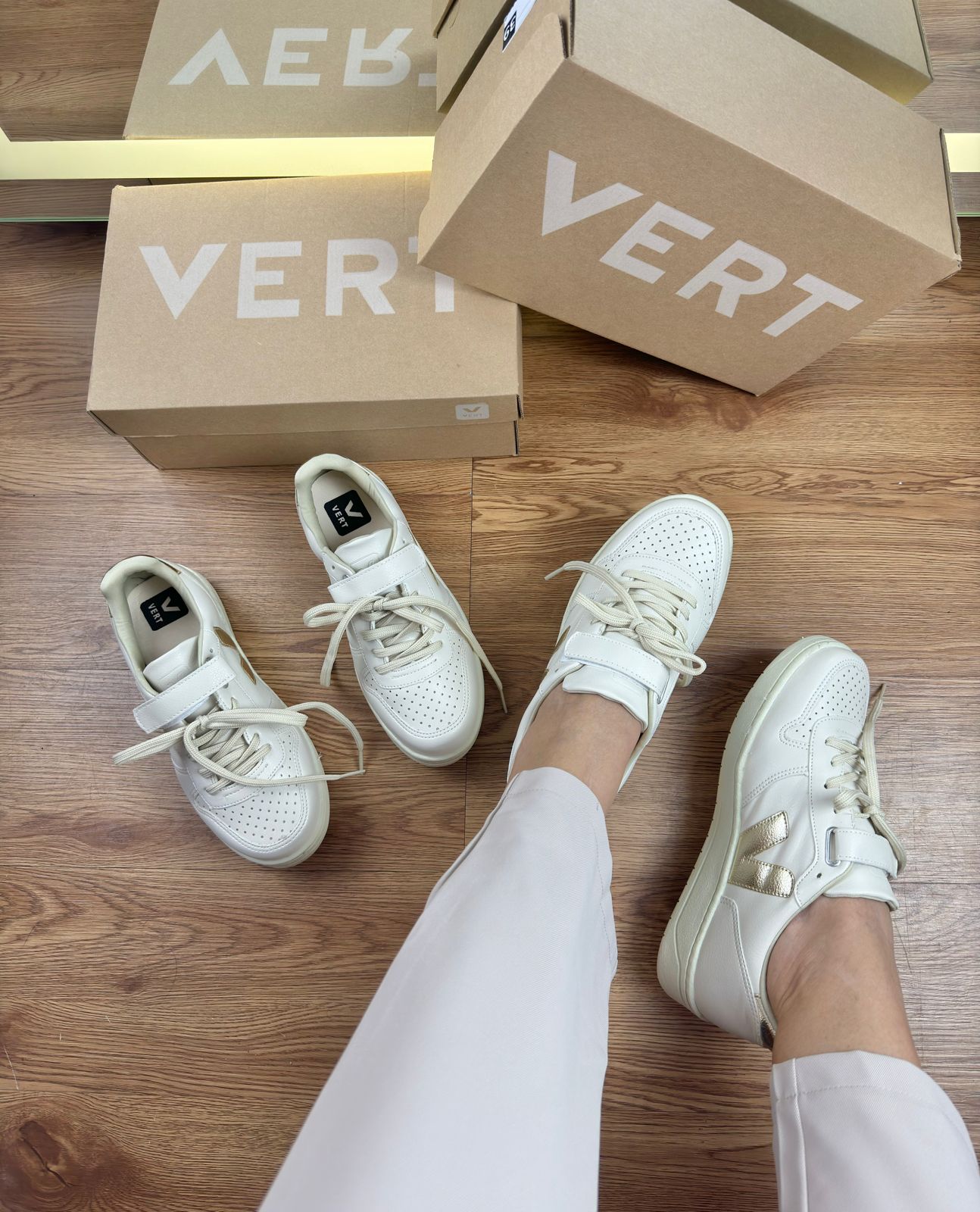 Tênis V 1.2 Off White Dourado
