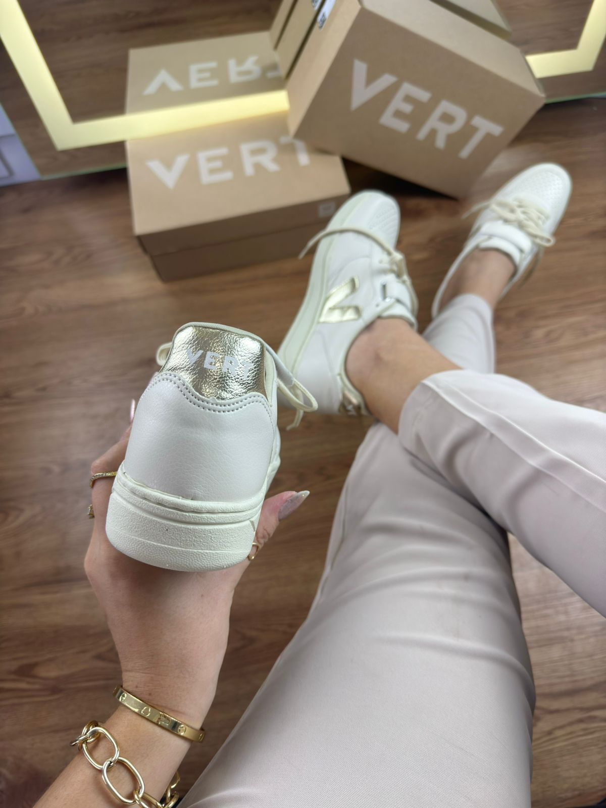 Tênis V 1.2 Off White Dourado