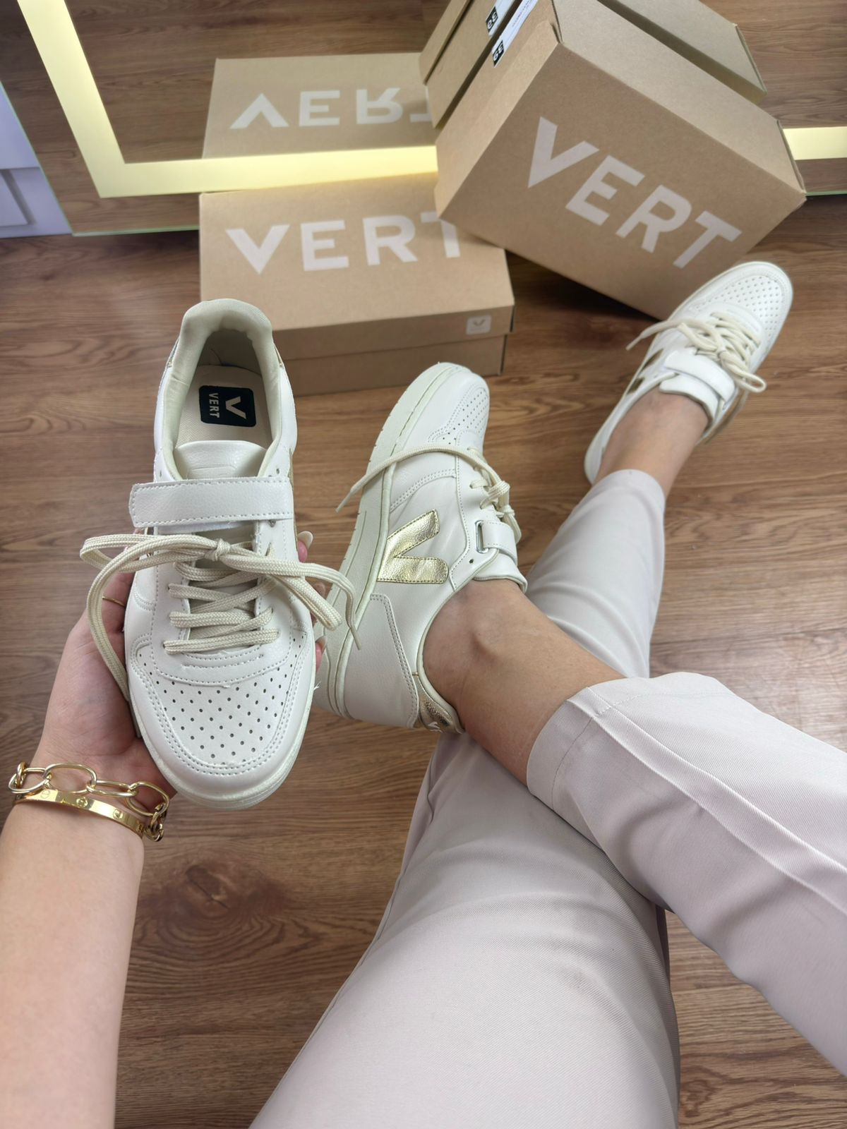 Tênis V 1.2 Off White Dourado