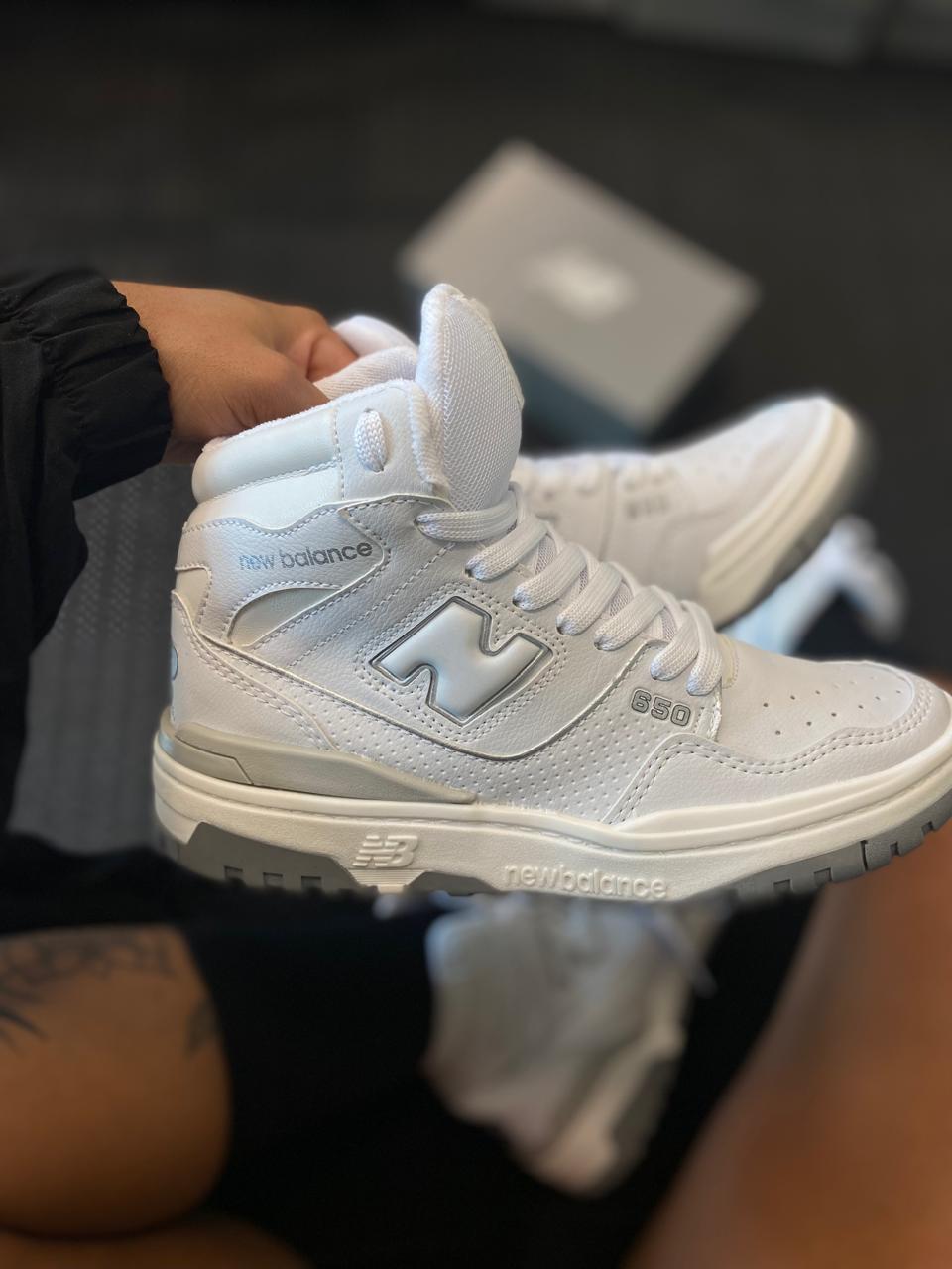 Bota Balance 650 Branco Cinza