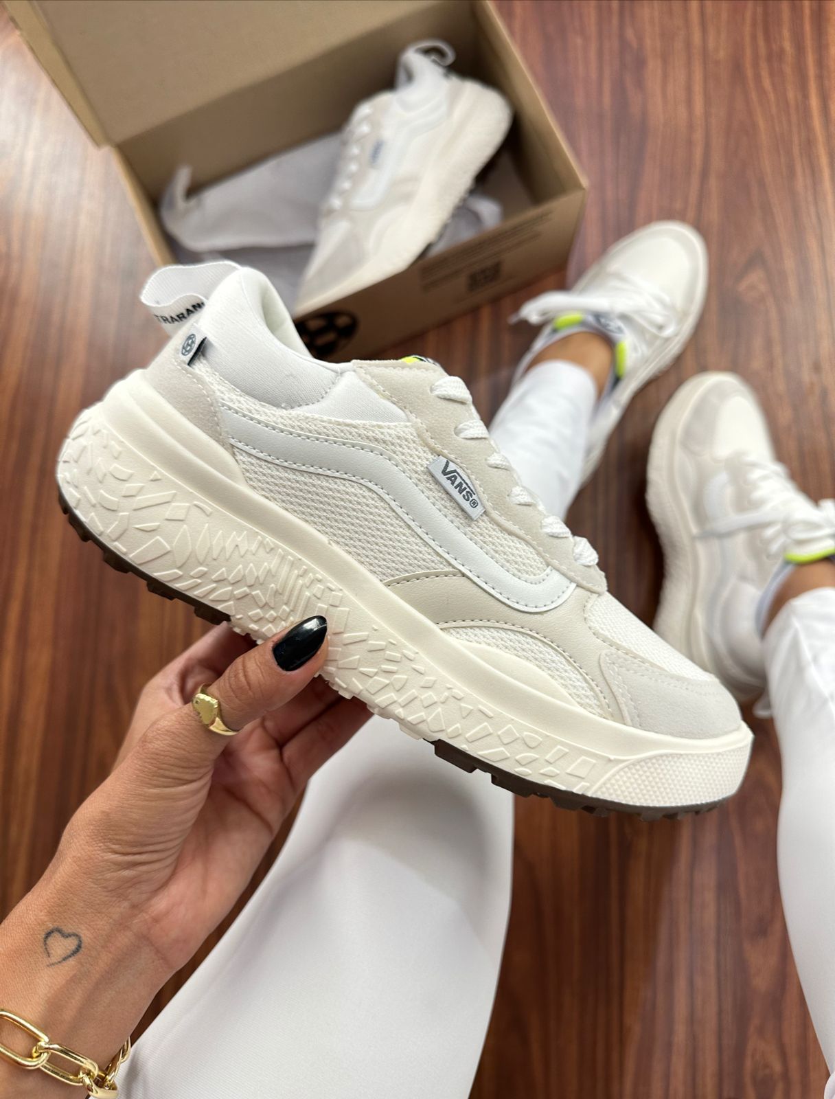 Tênis V. Neo Prime Off White