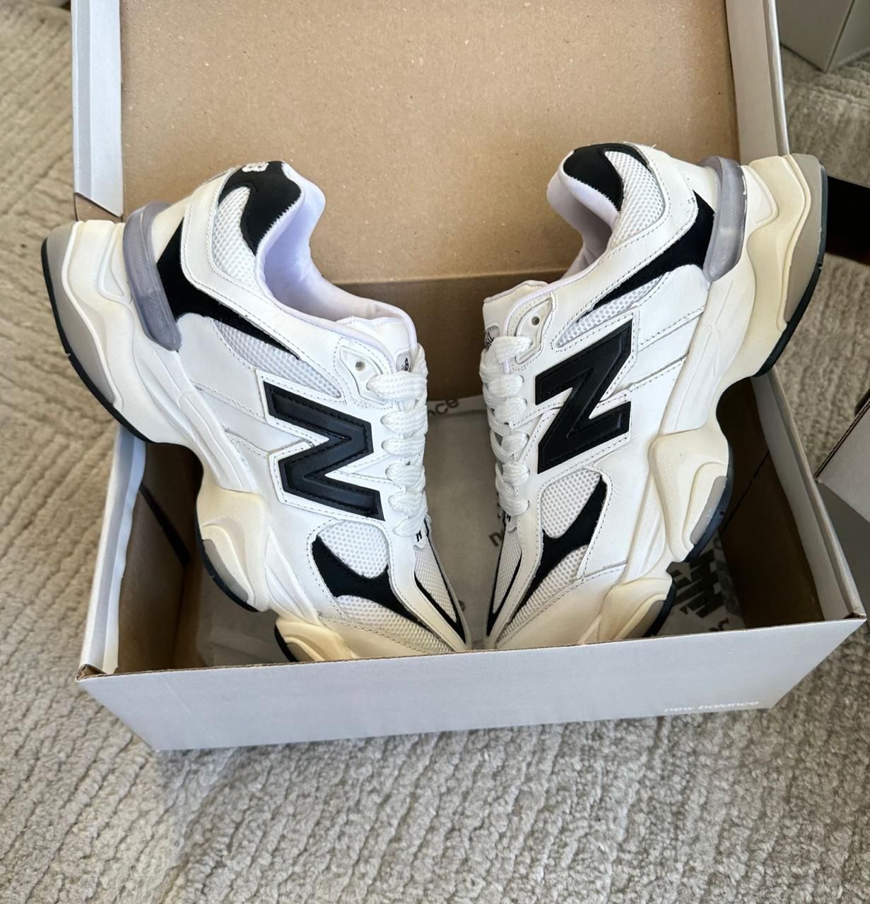 Tênis Balance 9060 Branco Preto Couro Legítimo