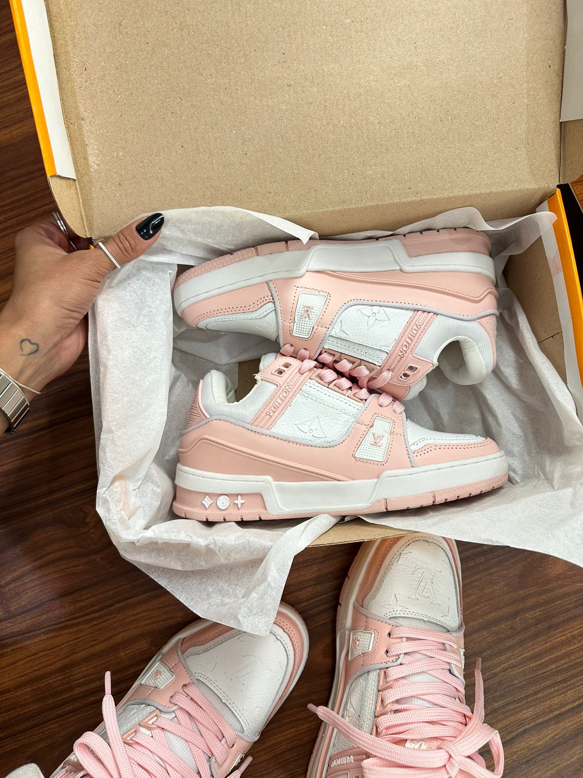 Tênis LV Trainer Rosa Couro Legítimo