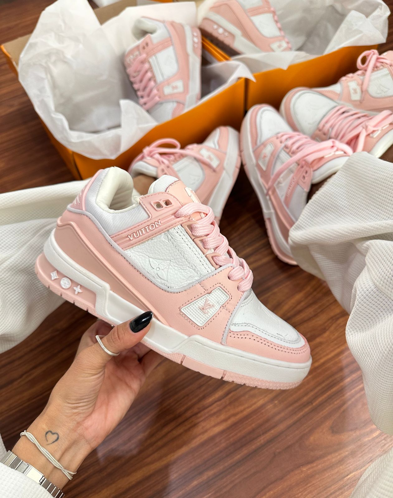 Tênis LV Trainer Rosa Couro Legítimo
