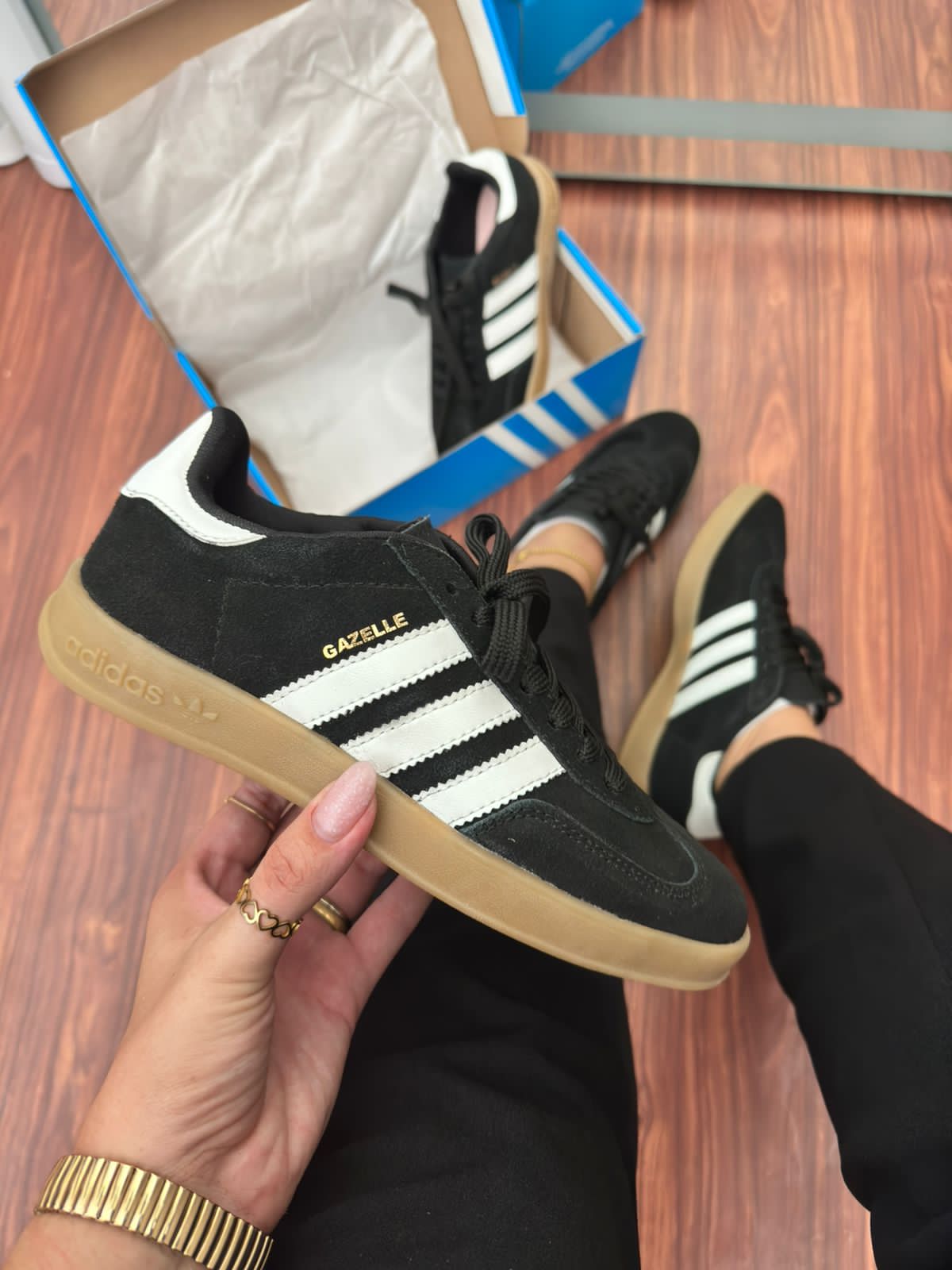 Tênis Gazelle Preto Camurça