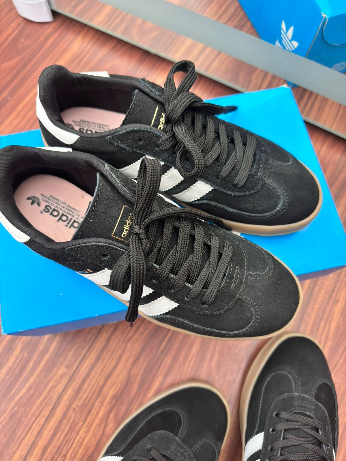 Tênis Gazelle Preto Camurça