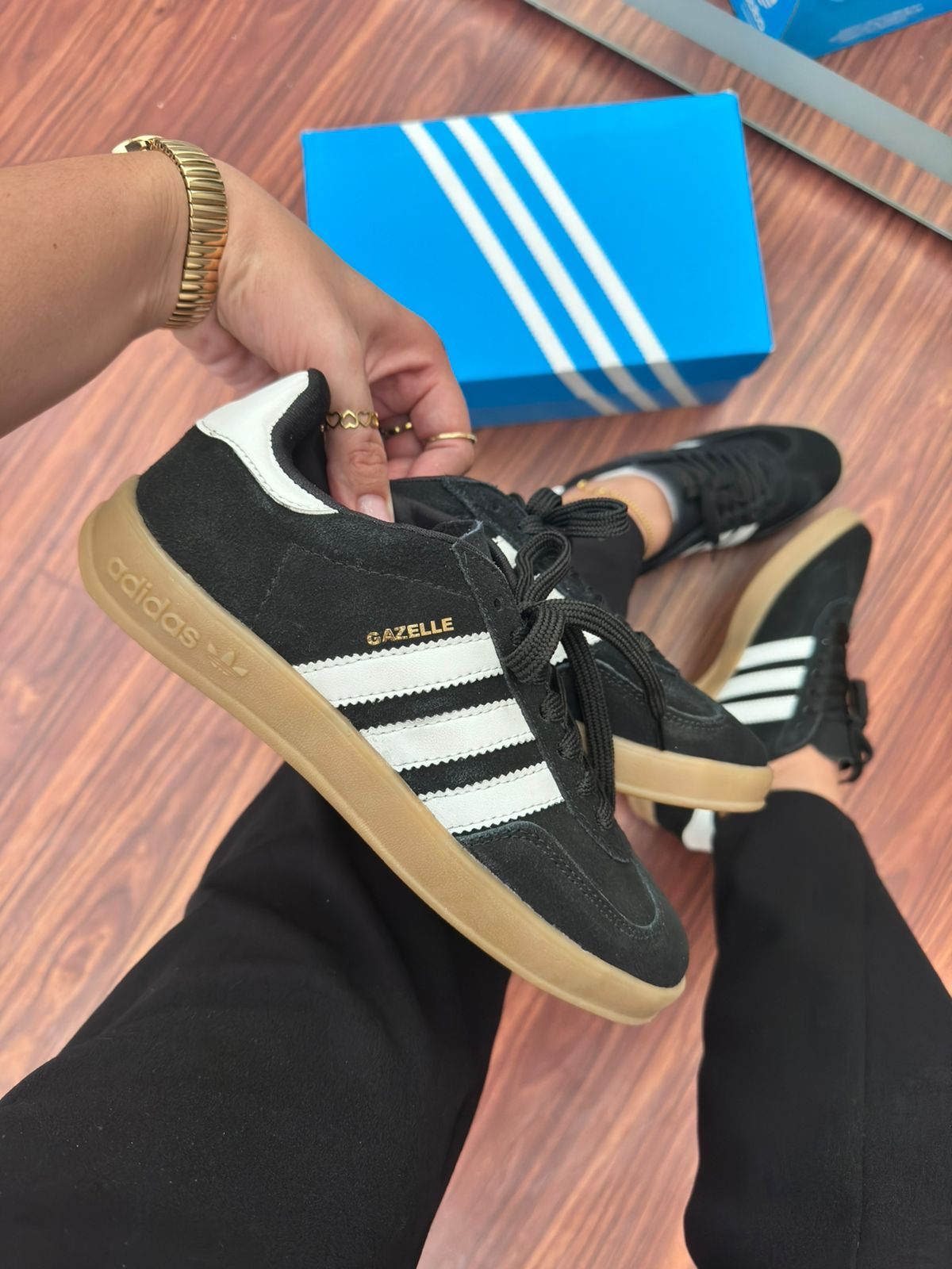 Tênis Gazelle Preto Camurça