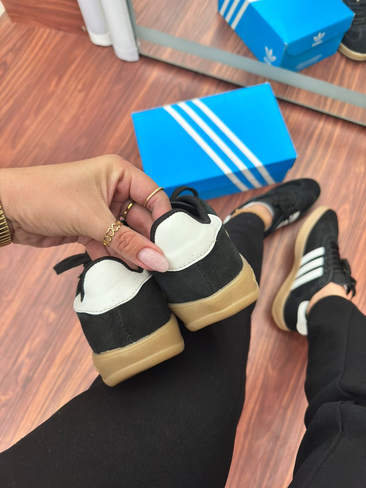 Tênis Gazelle Preto Camurça