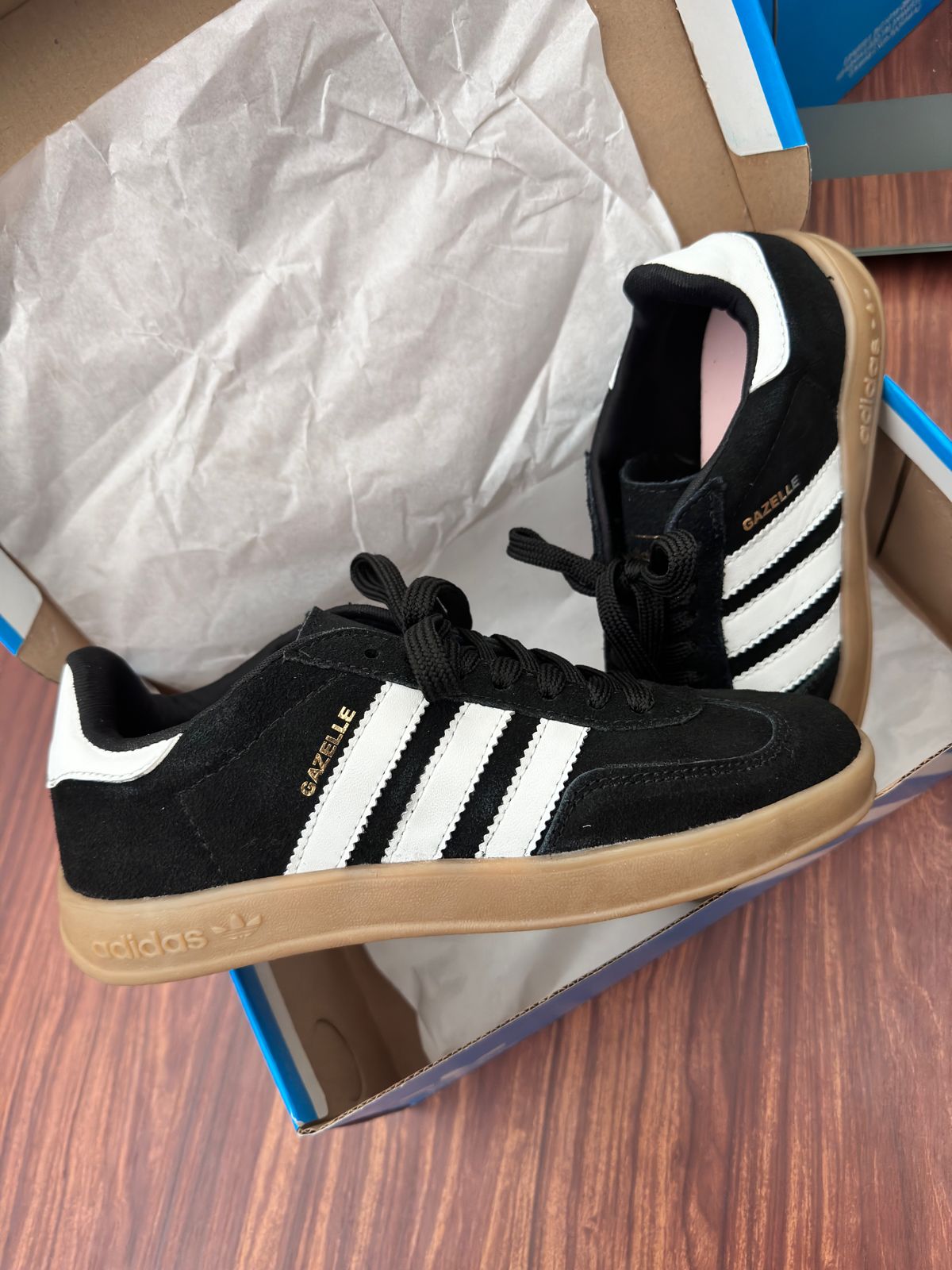 Tênis Gazelle Preto Camurça