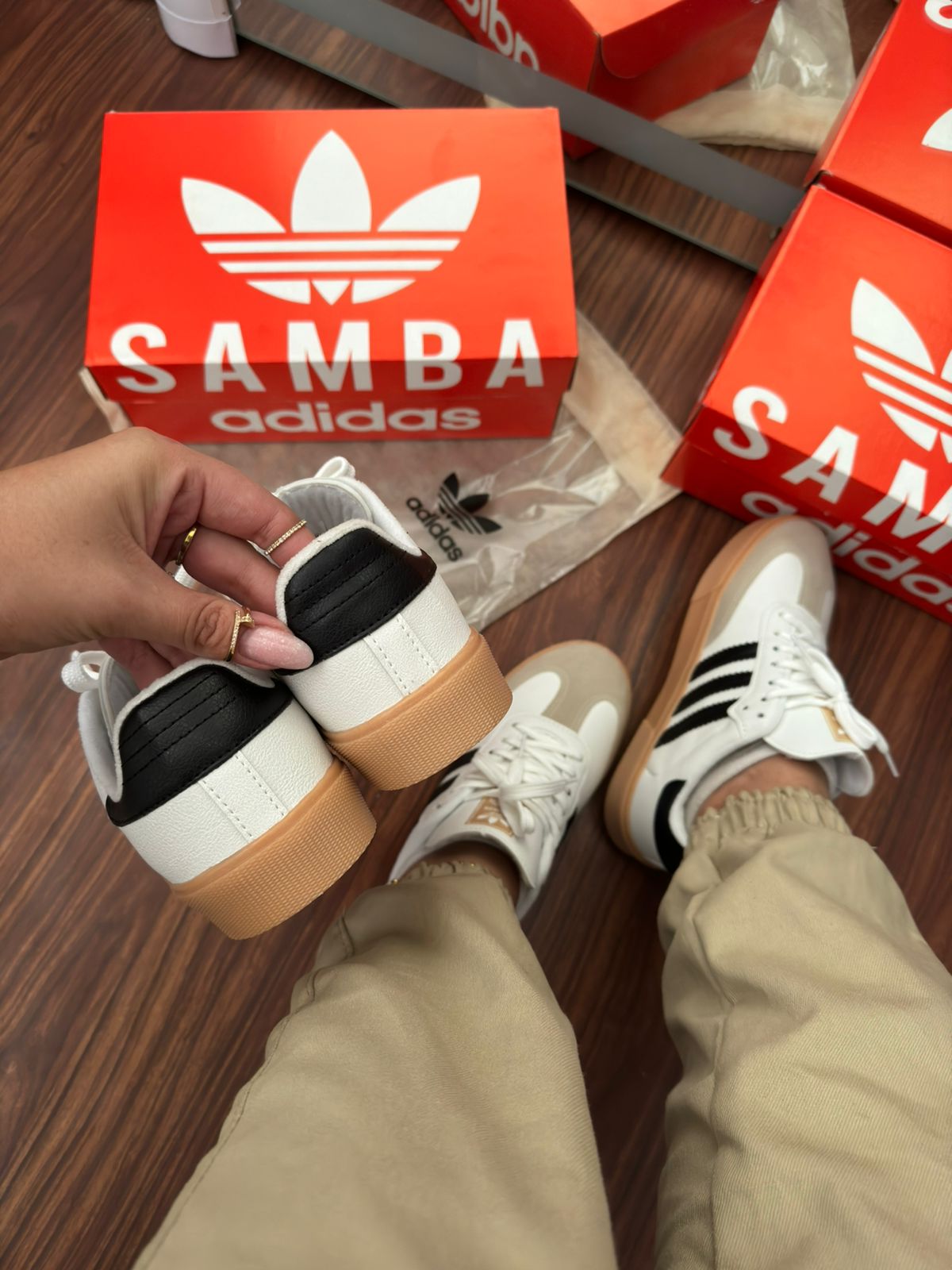 Tênis Samba Retrô Branco e Preto