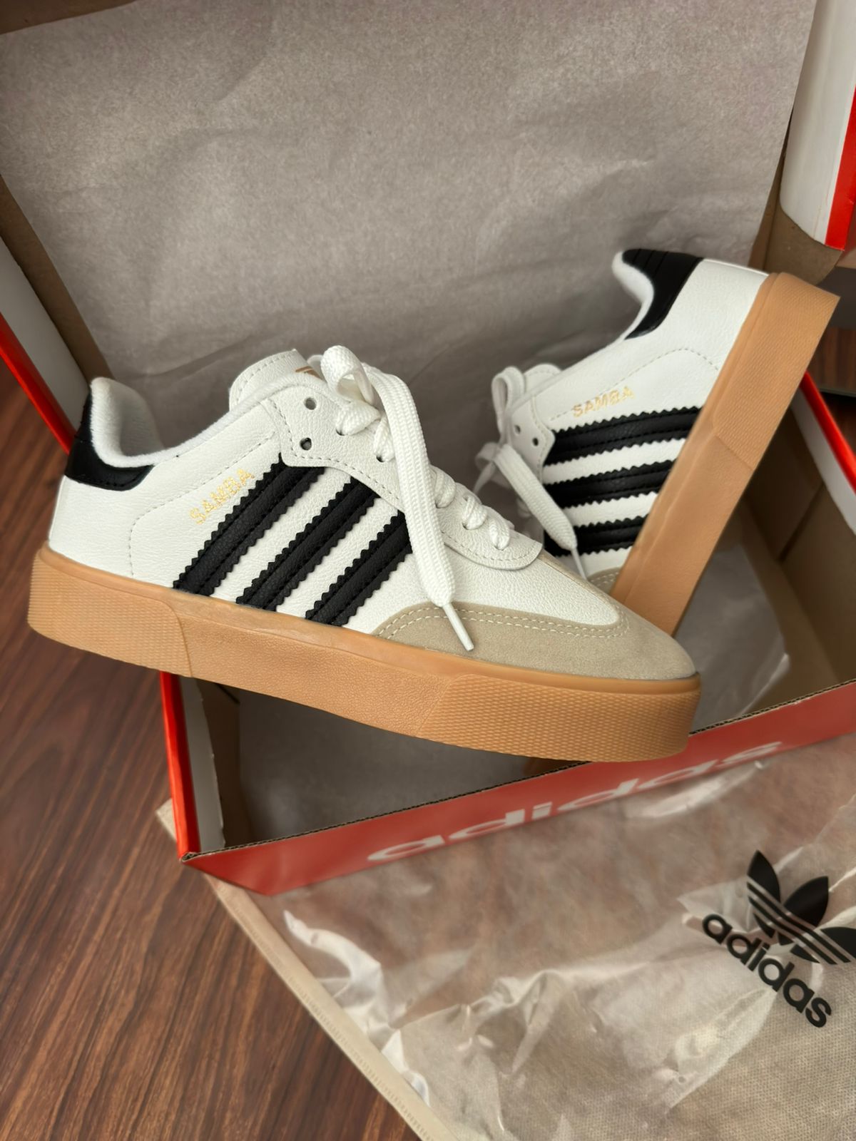 Tênis Samba Retrô Branco e Preto
