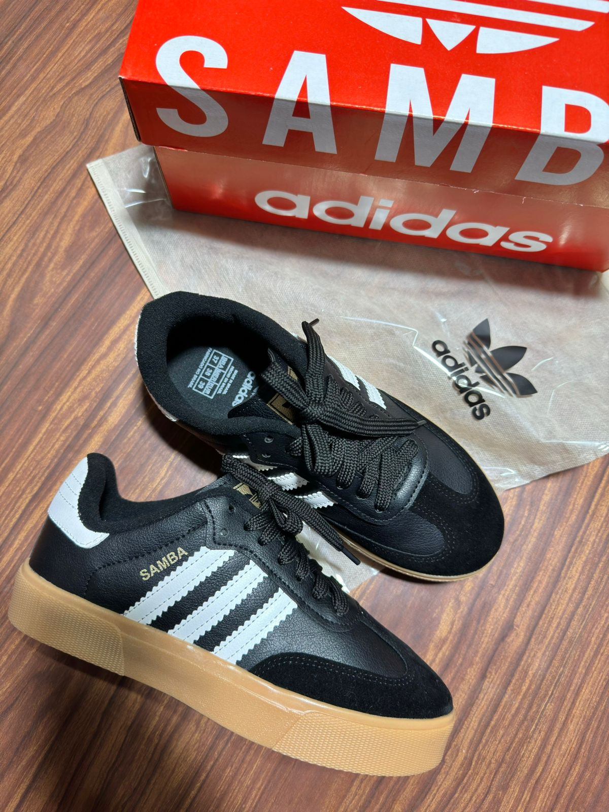 Tênis Samba Retrô Preto e Branco