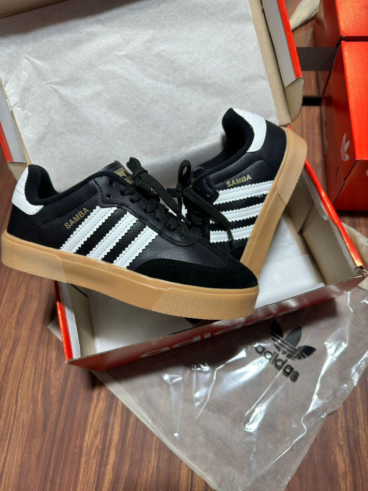 Tênis Samba Retrô Preto e Branco
