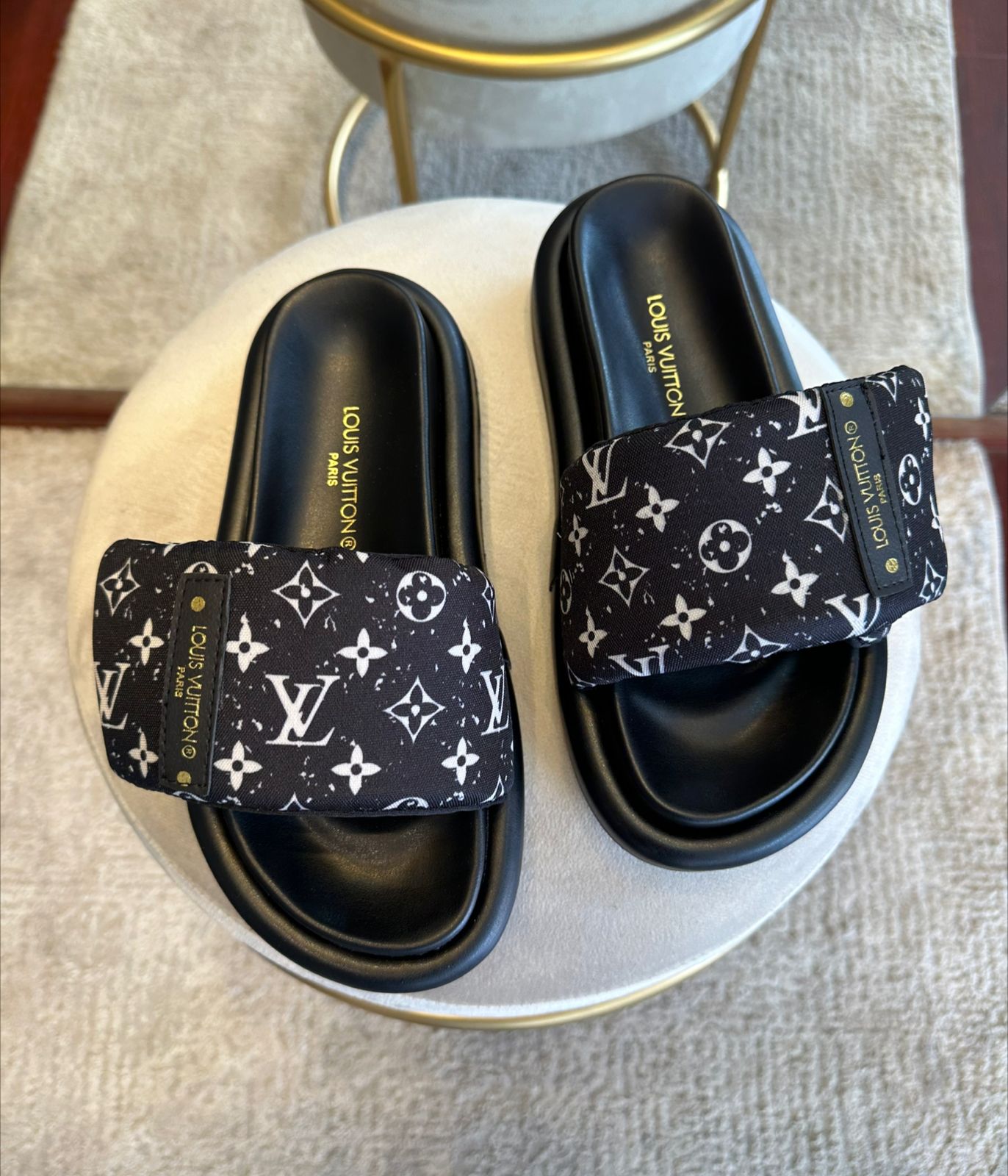 Slid Insp. LV Pillow Preto