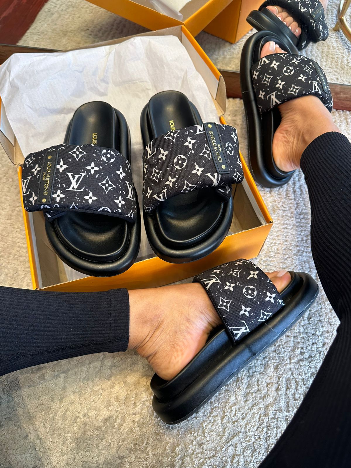 Slid Insp. LV Pillow Preto
