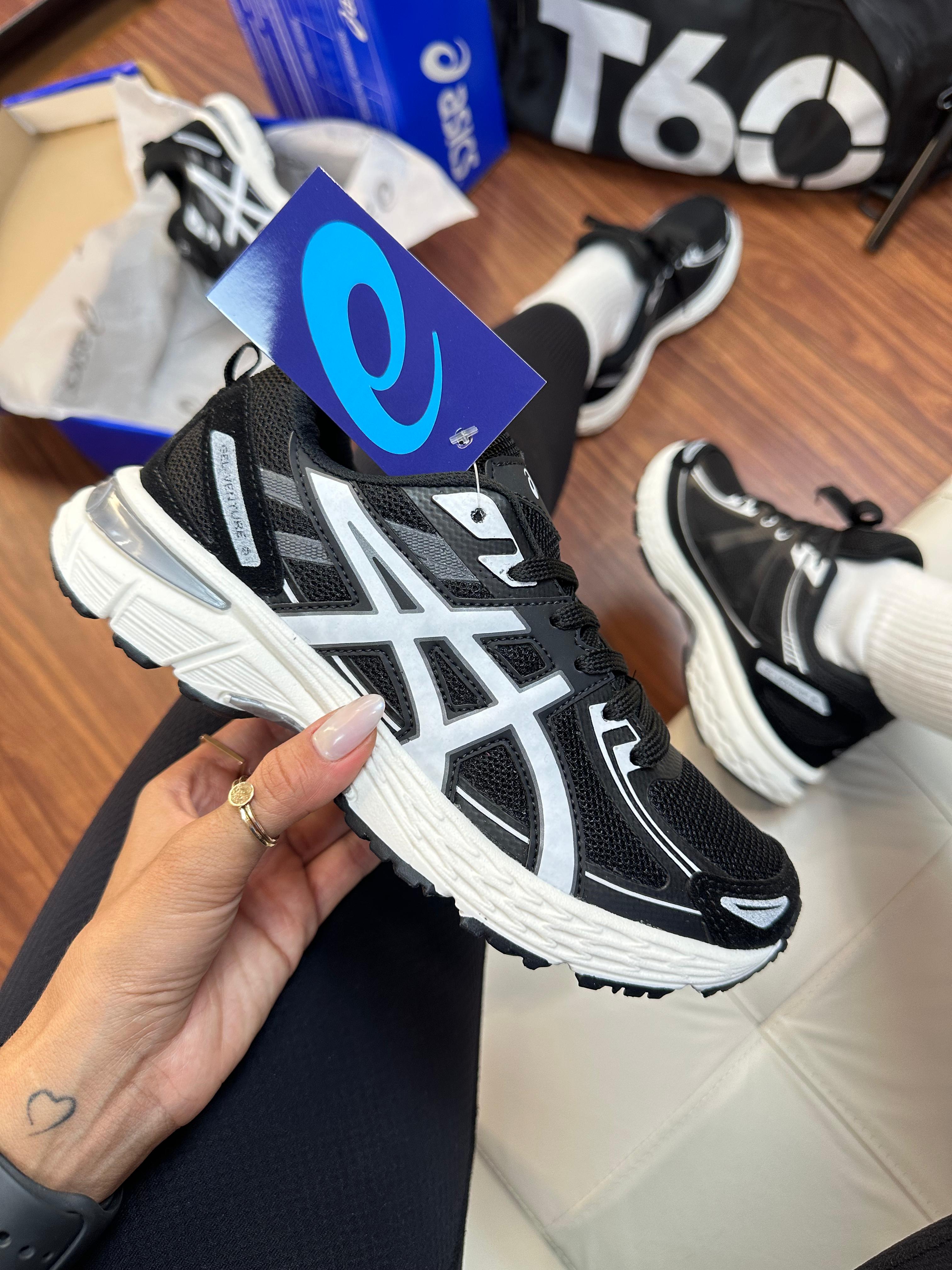 Tênis Asics Venture Preto