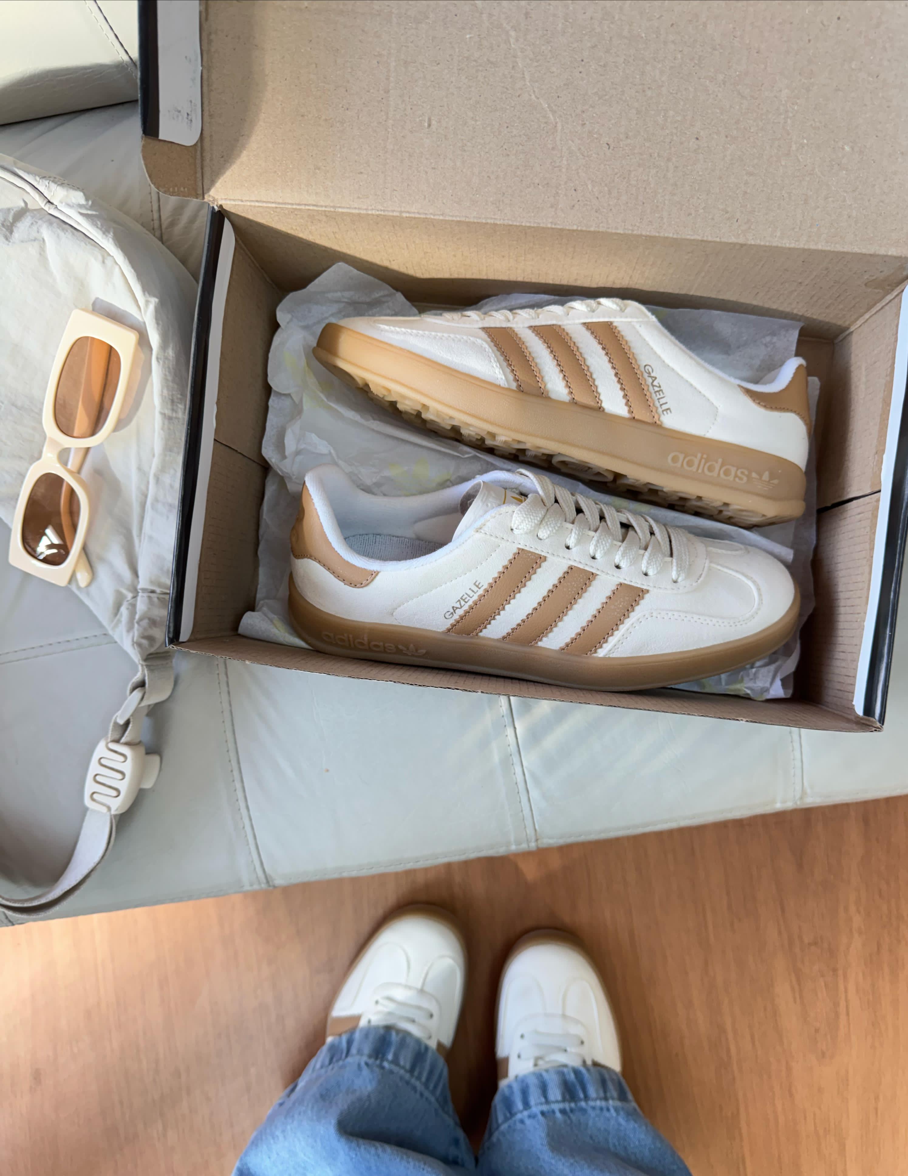 Tênis Gazelle Bege Caramelo Camurça