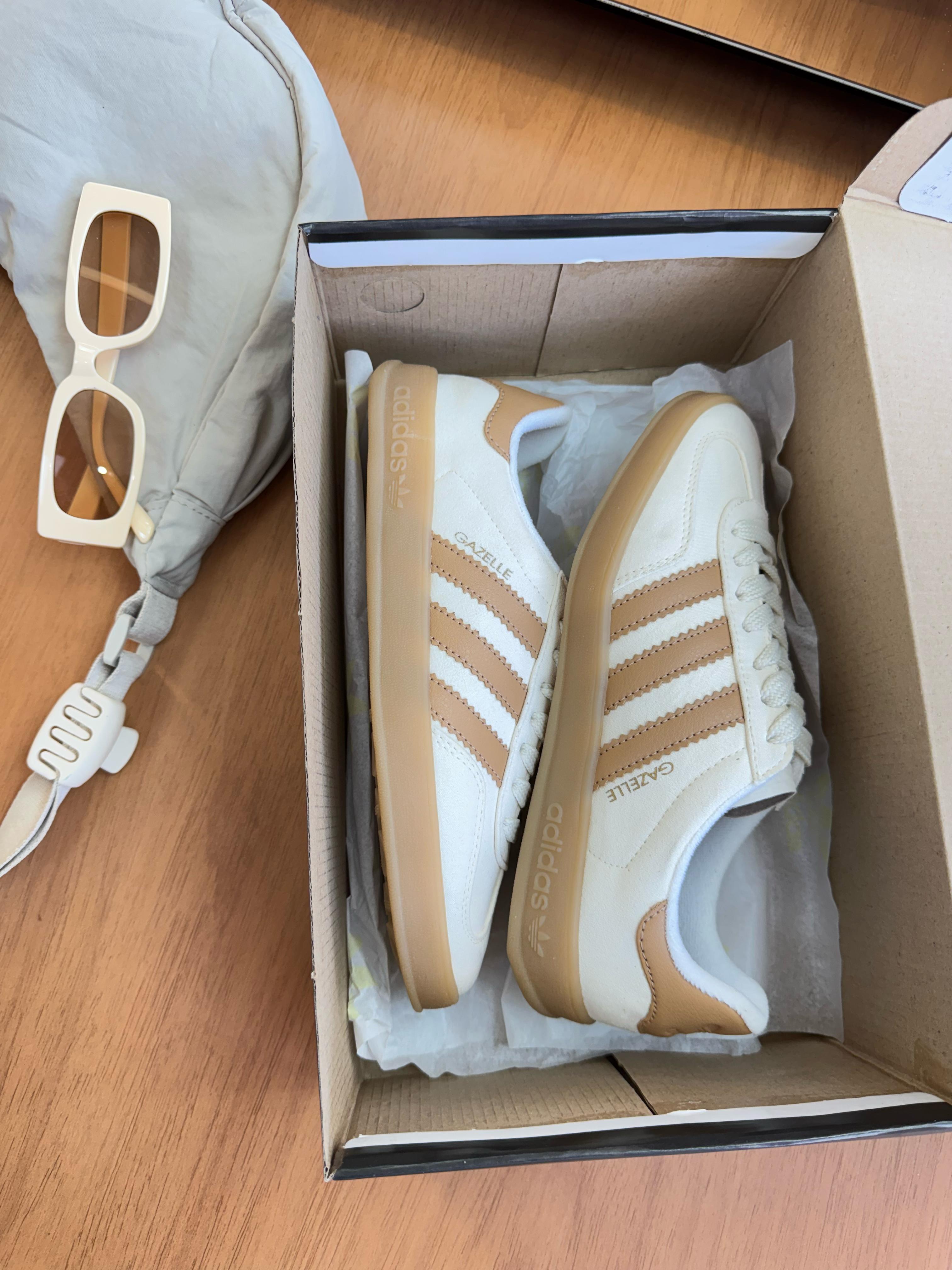 Tênis Gazelle Bege Caramelo Camurça
