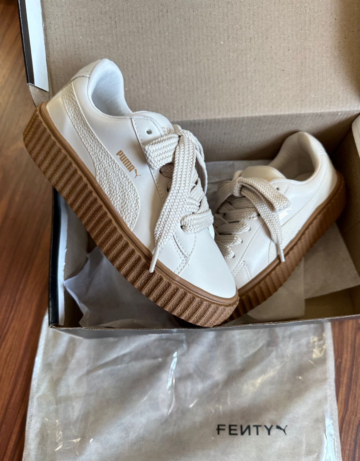 Tênis P. Fenty Off White