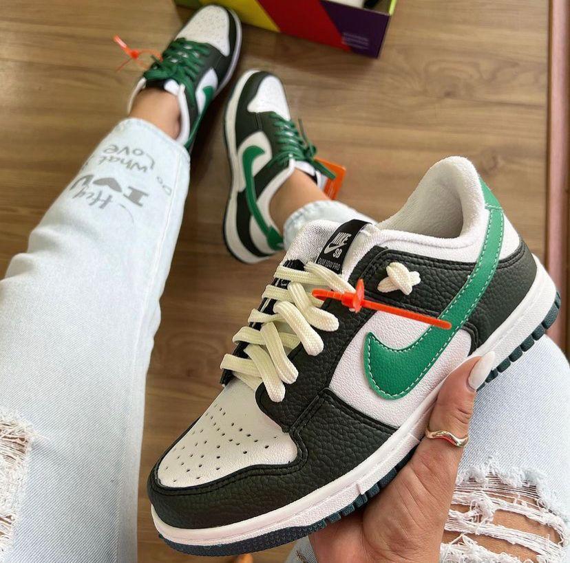 Tênis Branco Verde Militar