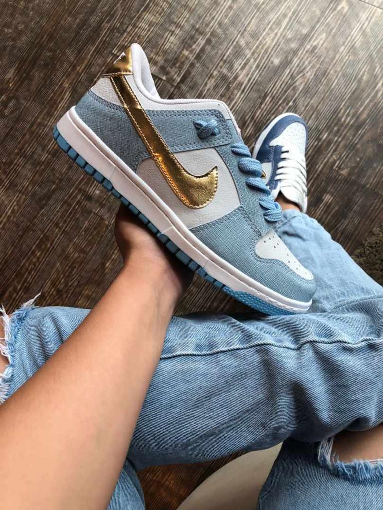 Tênis Azul Dourado