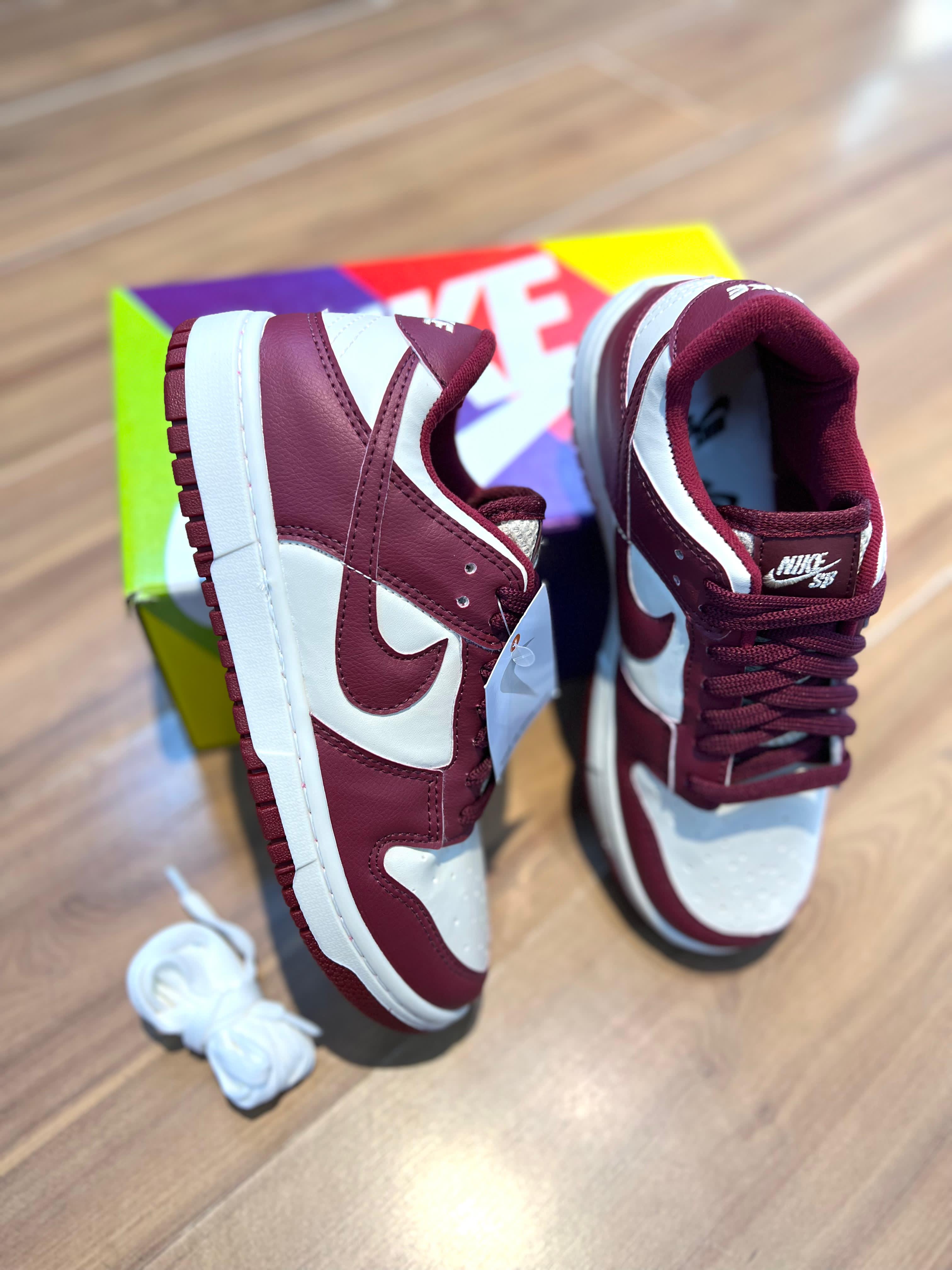 Tênis Off White Bordô