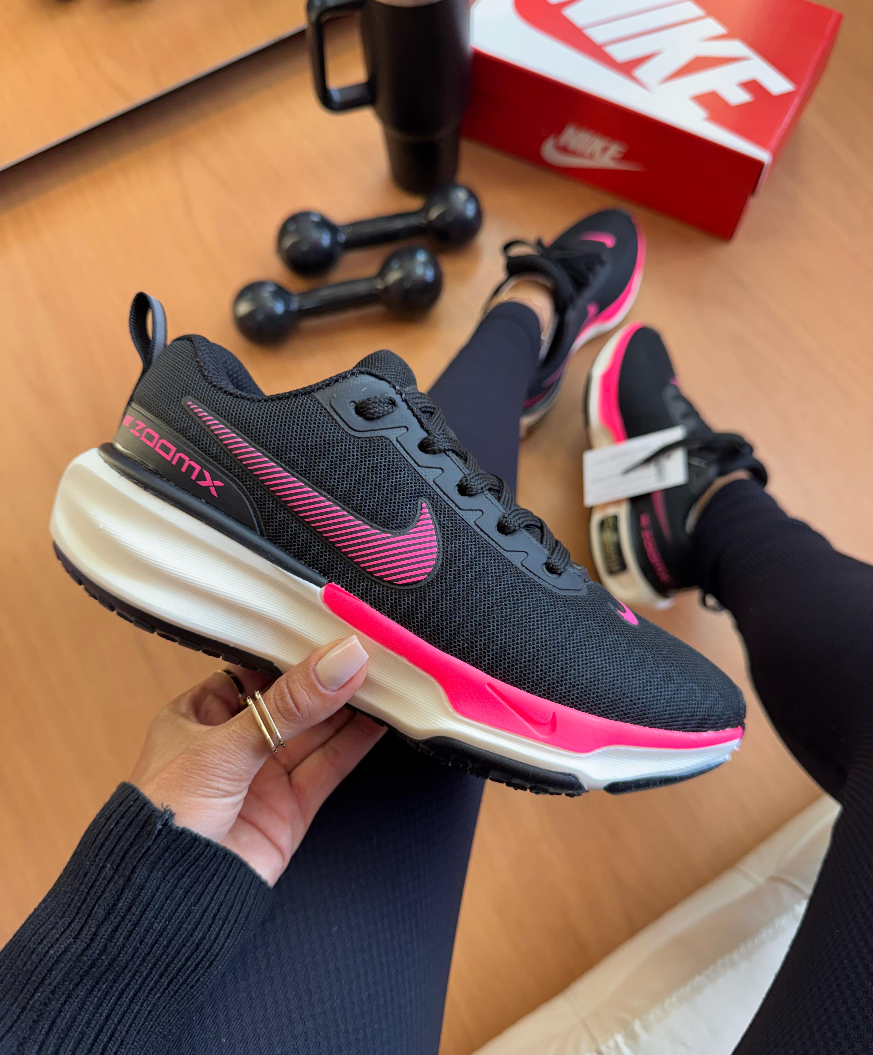 Tênis N. Zoomx Run Preto Rosa