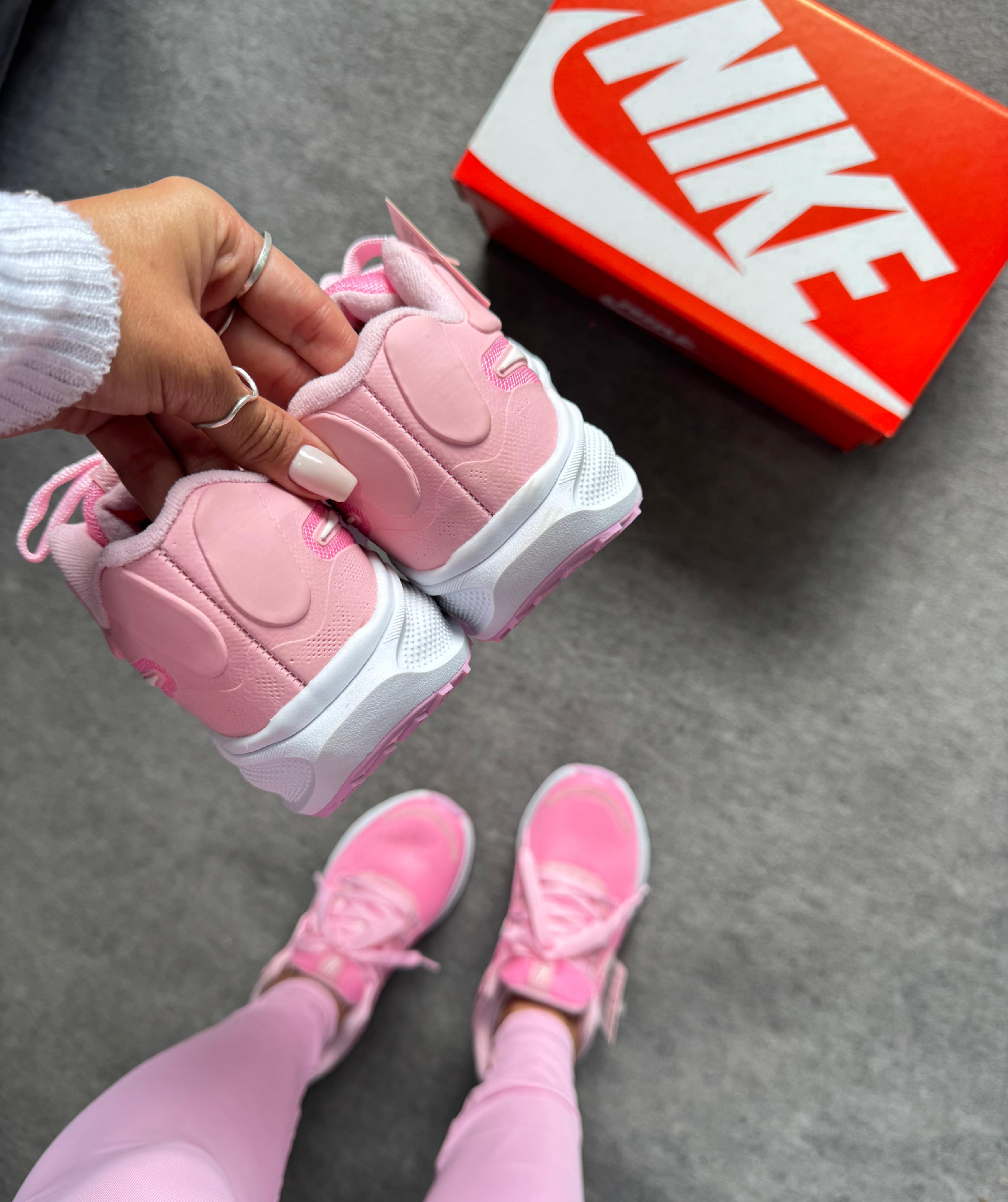 Tênis Nk Zoom Revolution Rosa