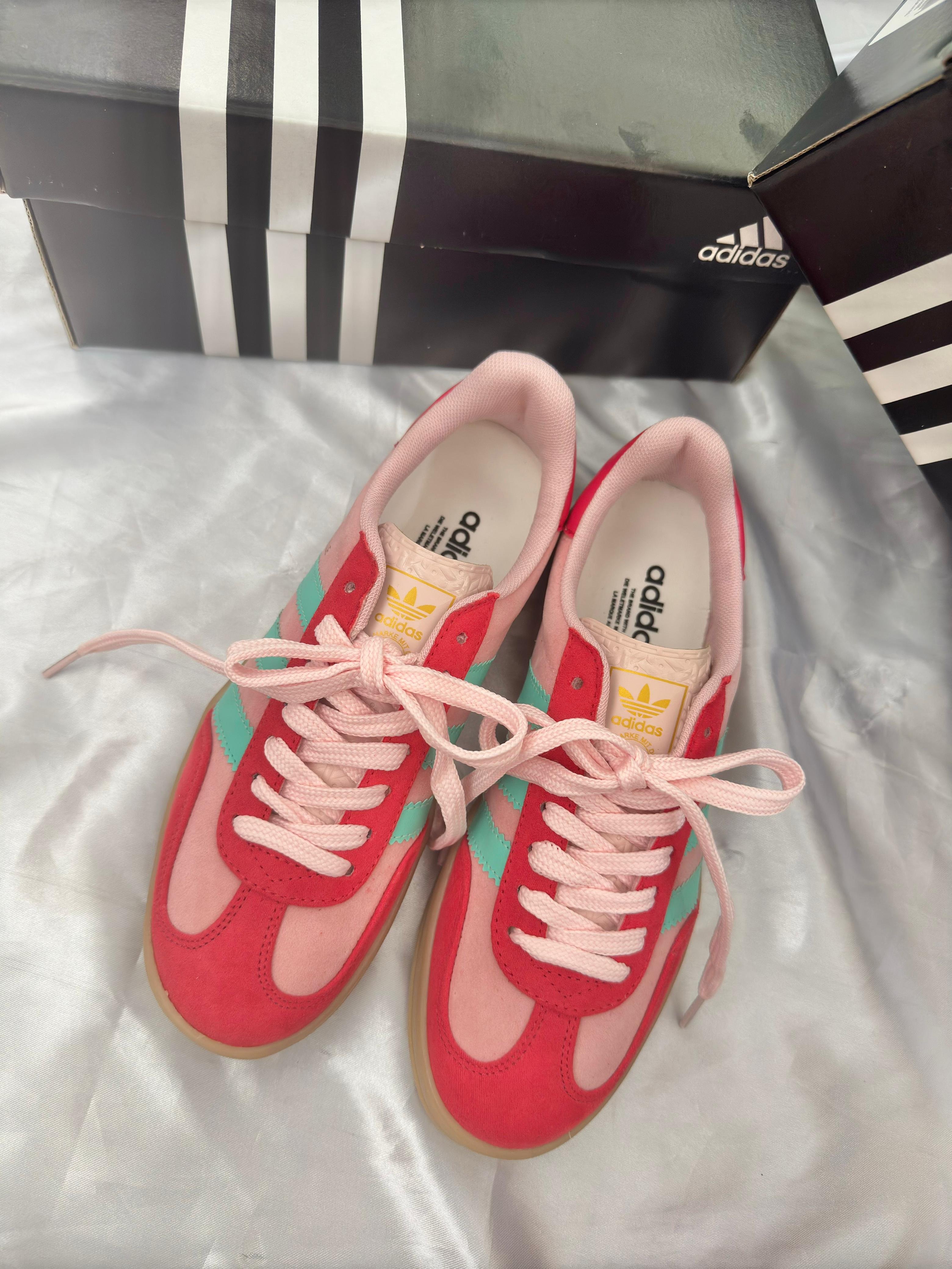 Tênis Gazelle Rosa Vermelho Camurça