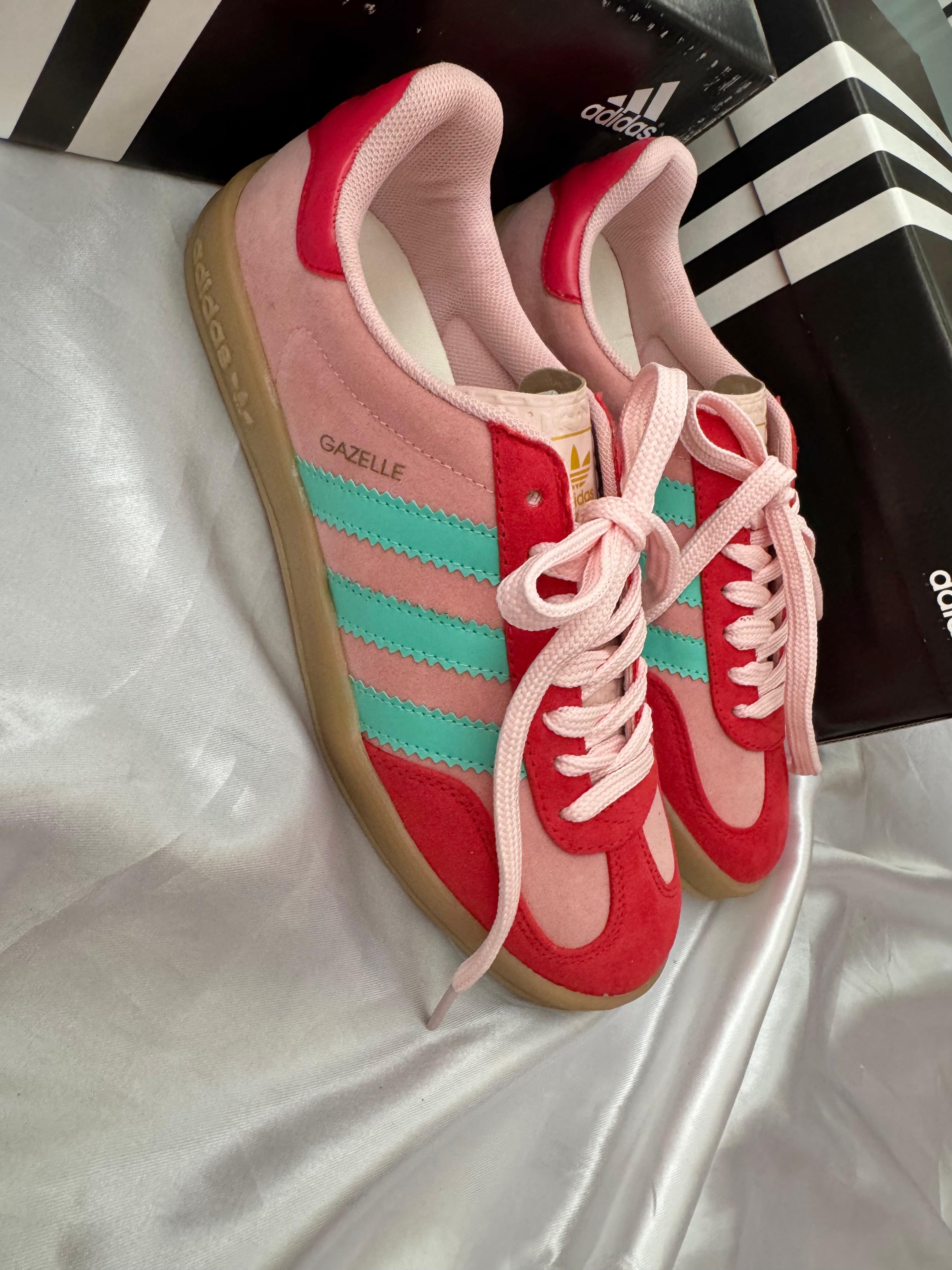 Tênis Gazelle Rosa Vermelho Camurça