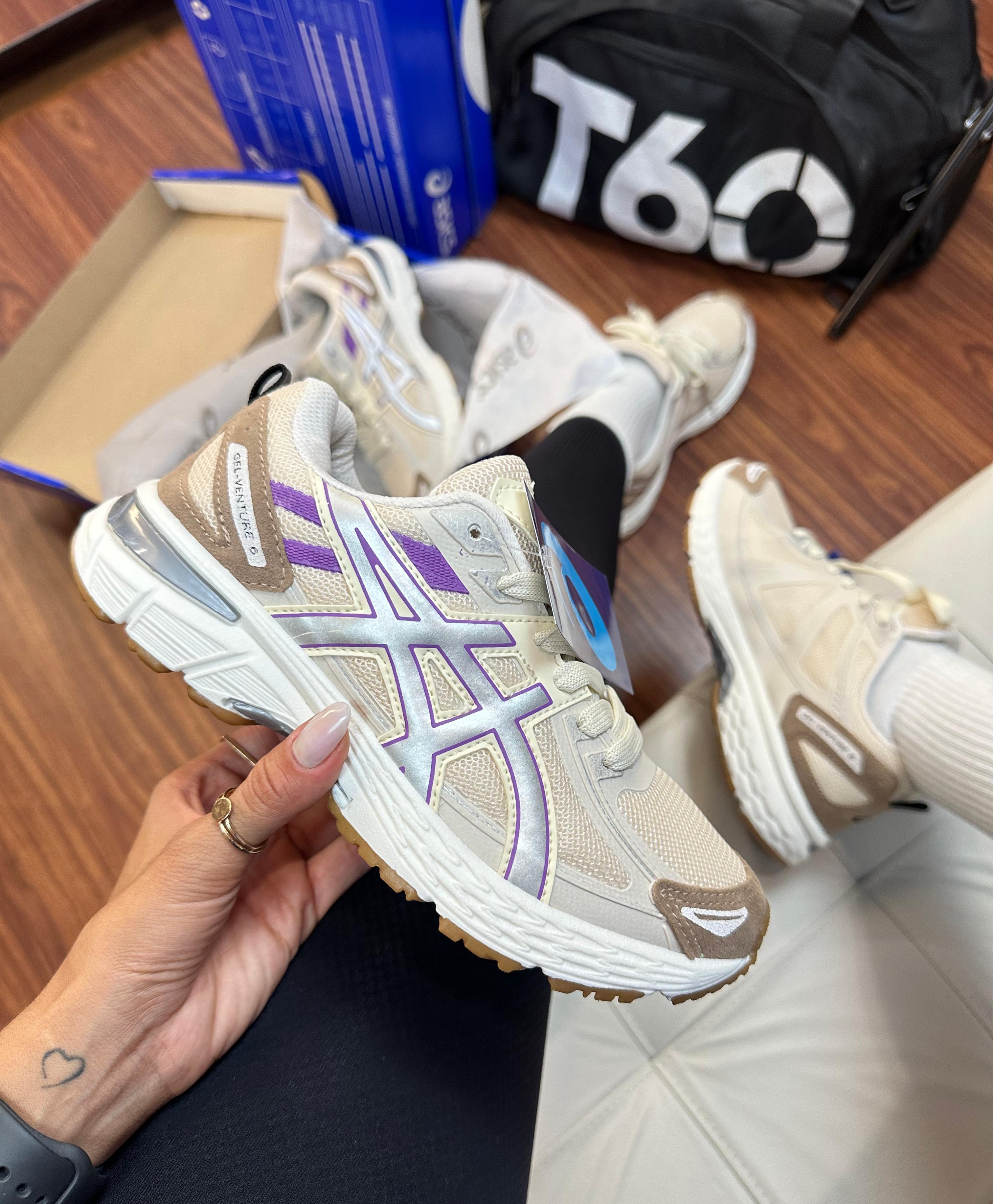 Tênis Asics Venture Nude