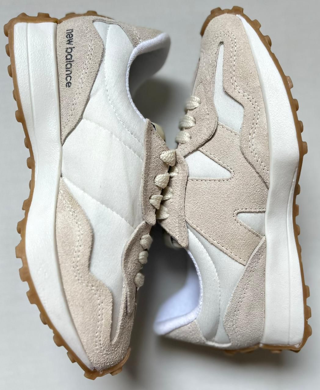 Tênis Balance 327 Creme Couro