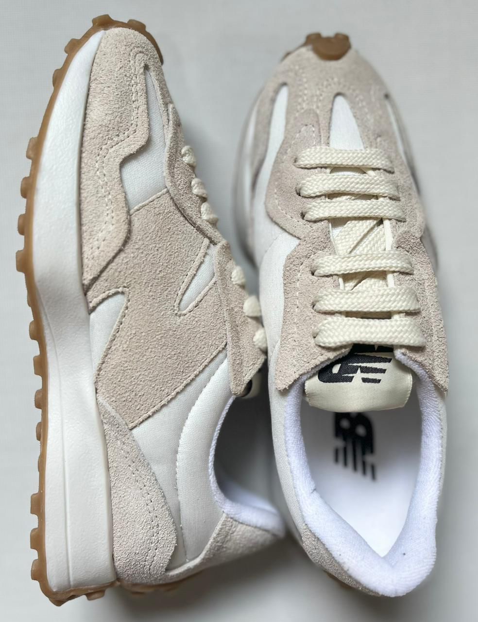 Tênis Balance 327 Creme Couro