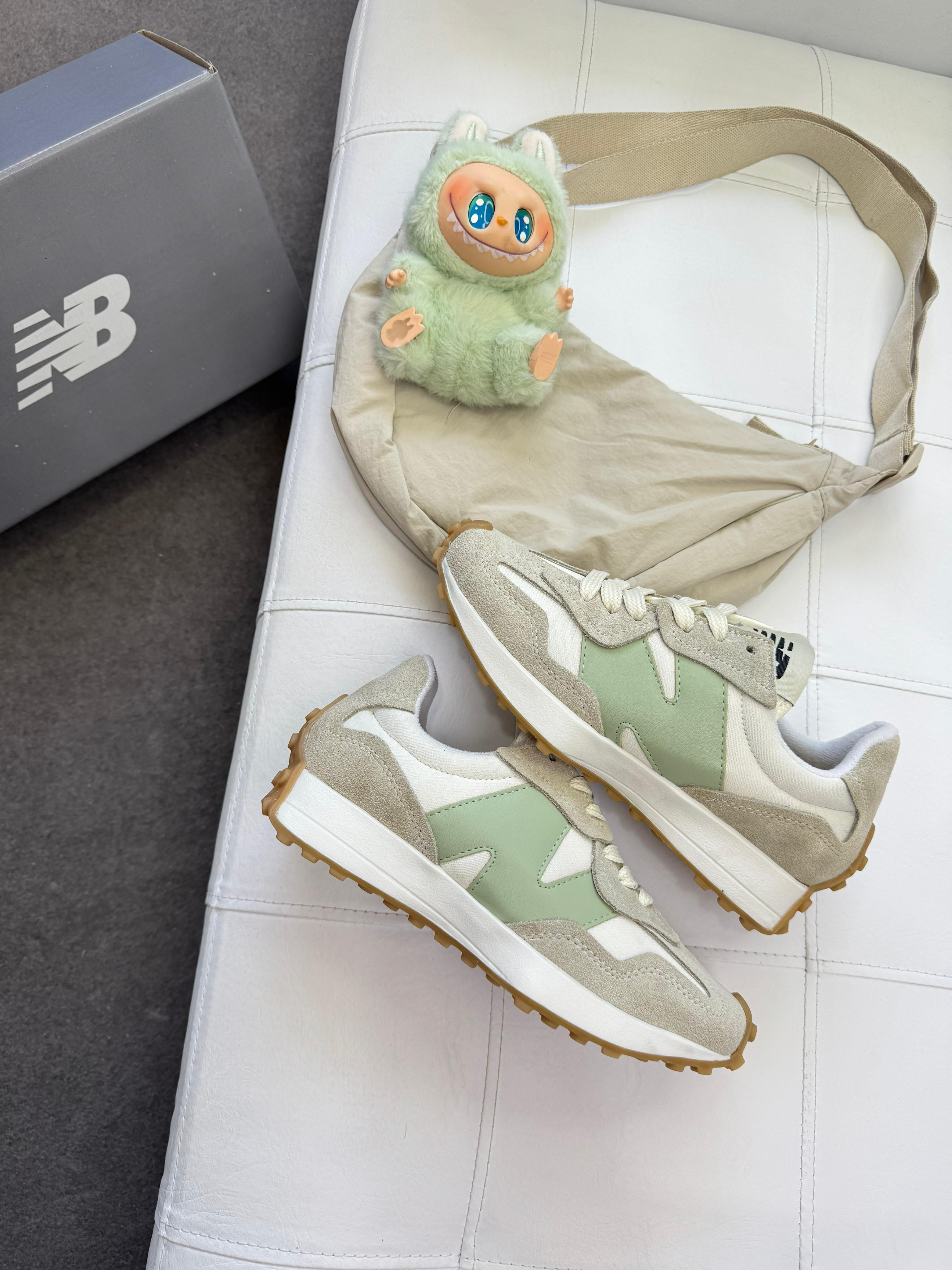 Tênis Balance 327 Menta Couro