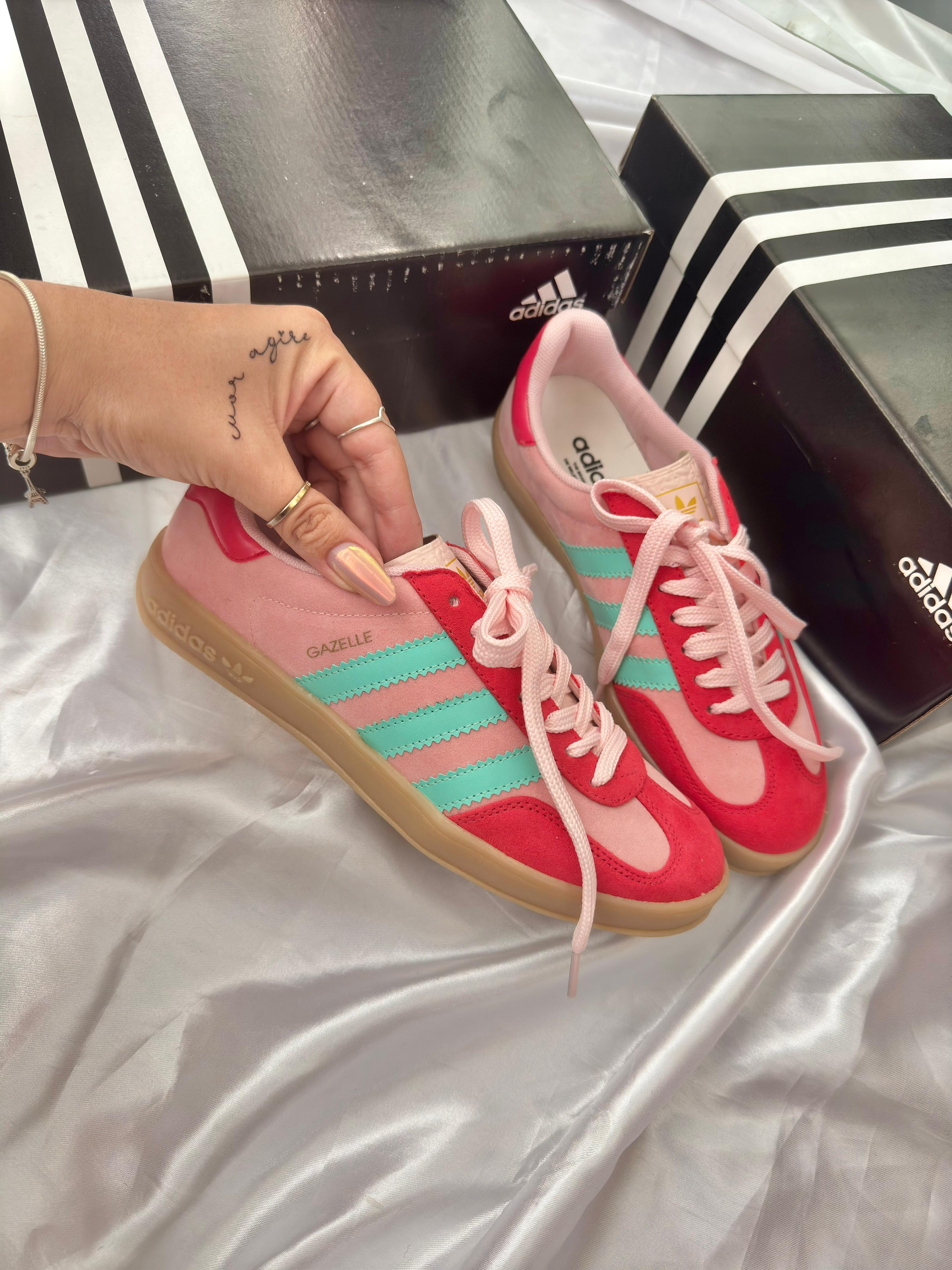 Tênis Gazelle Rosa Vermelho Camurça