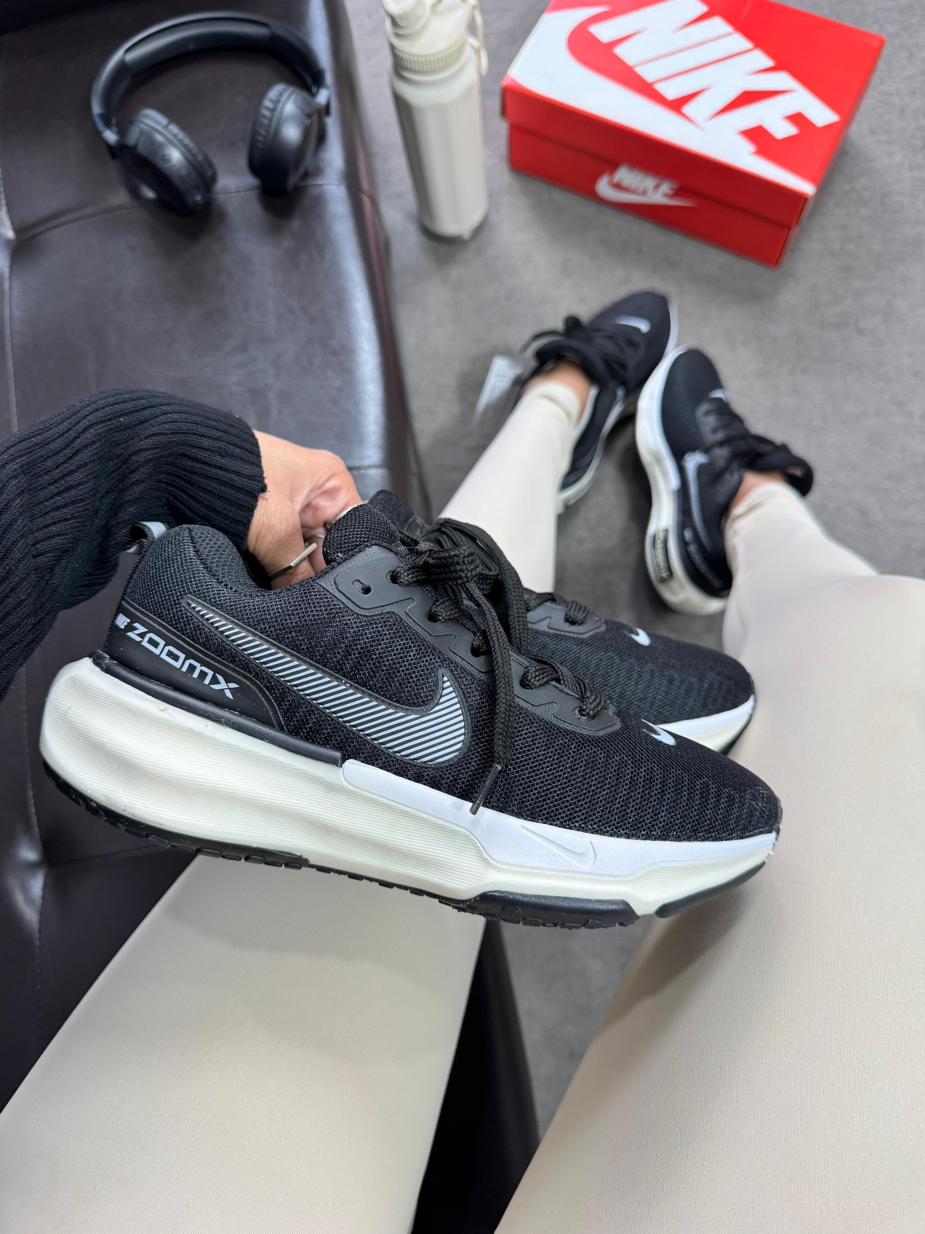 Tênis N. Zoomx Run Preto