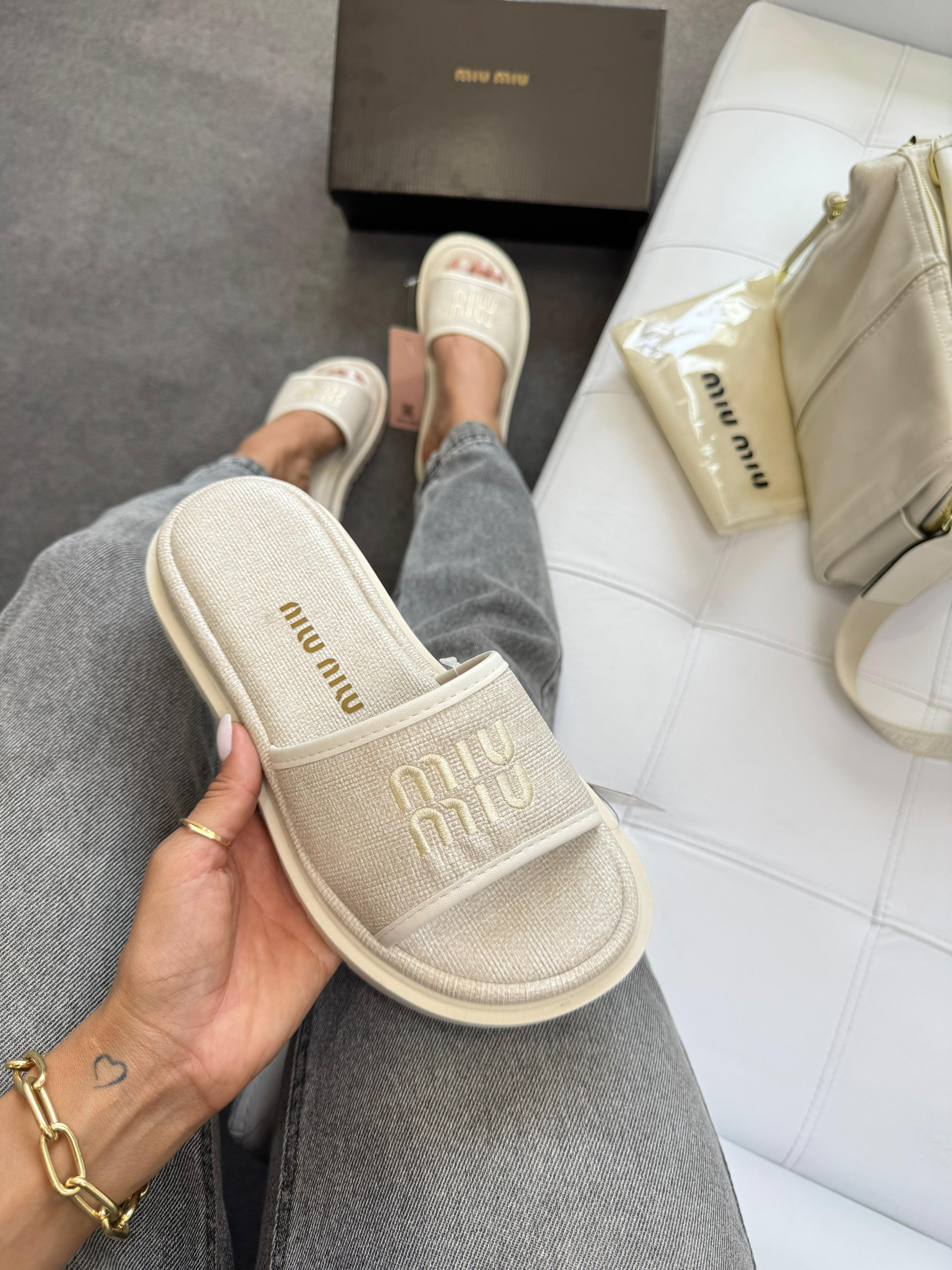 Slid Insp. MiuMiu Off