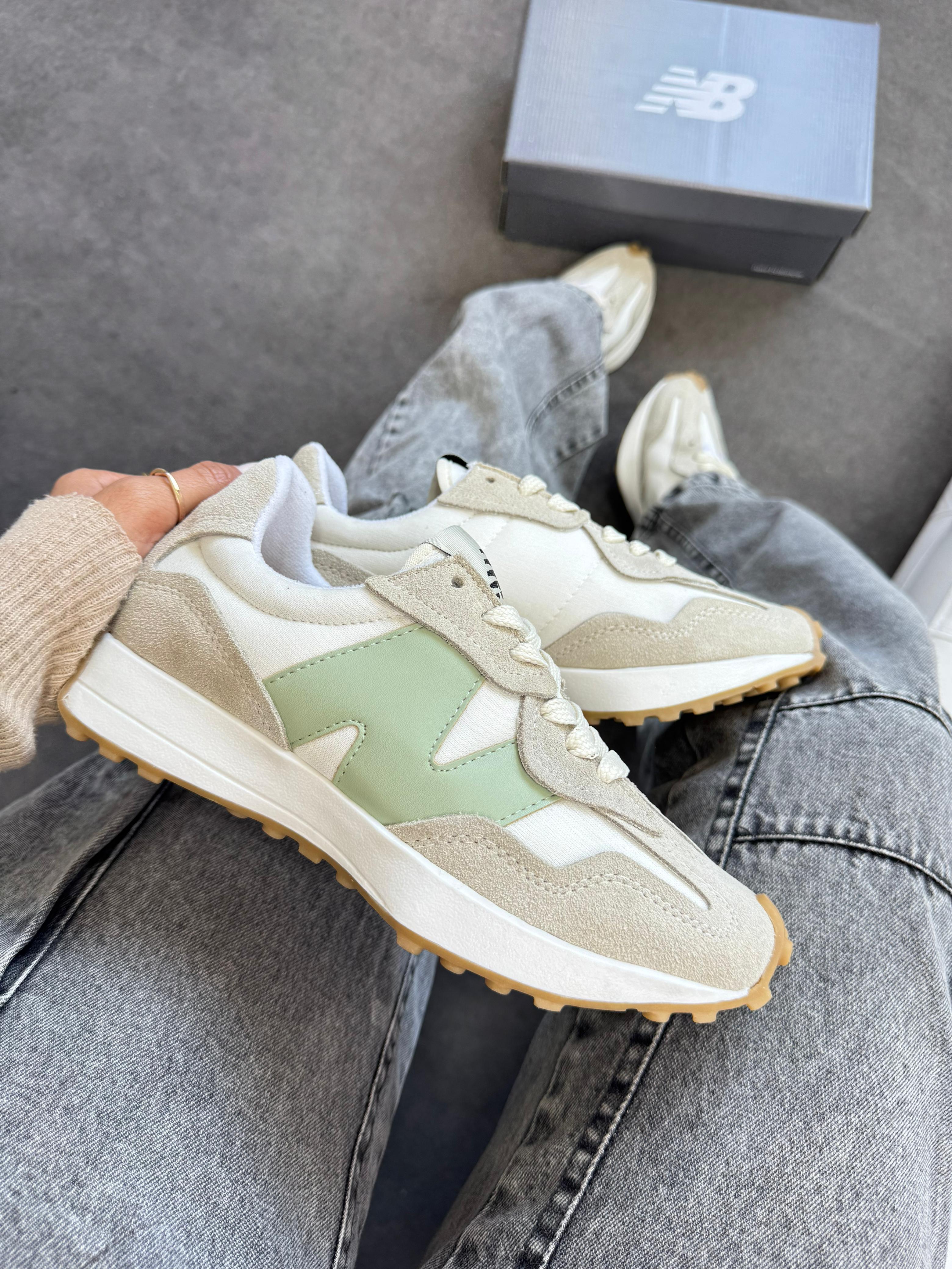 Tênis Balance 327 Menta Couro