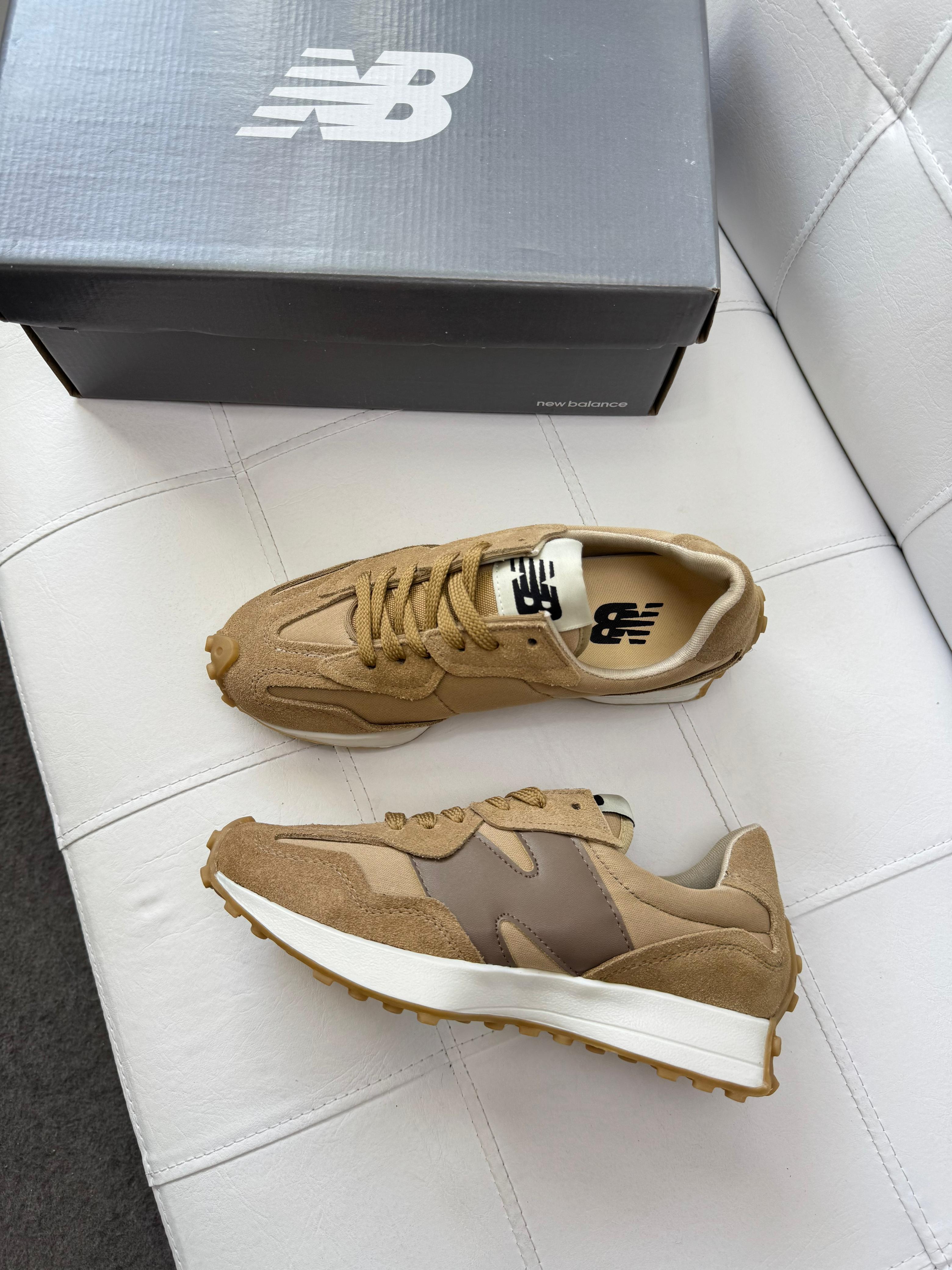 Tênis Balance 327 Caramelo Couro