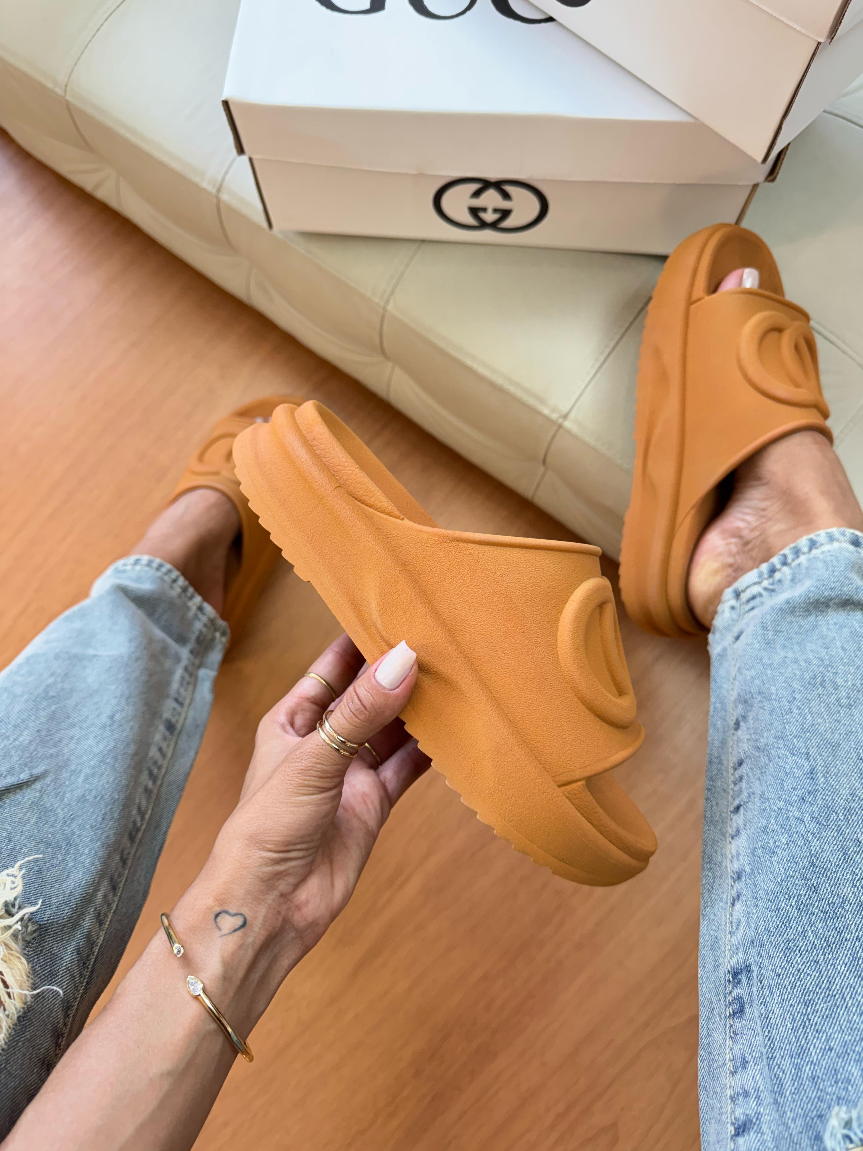Chinelo Nuvem Insp. Gucci