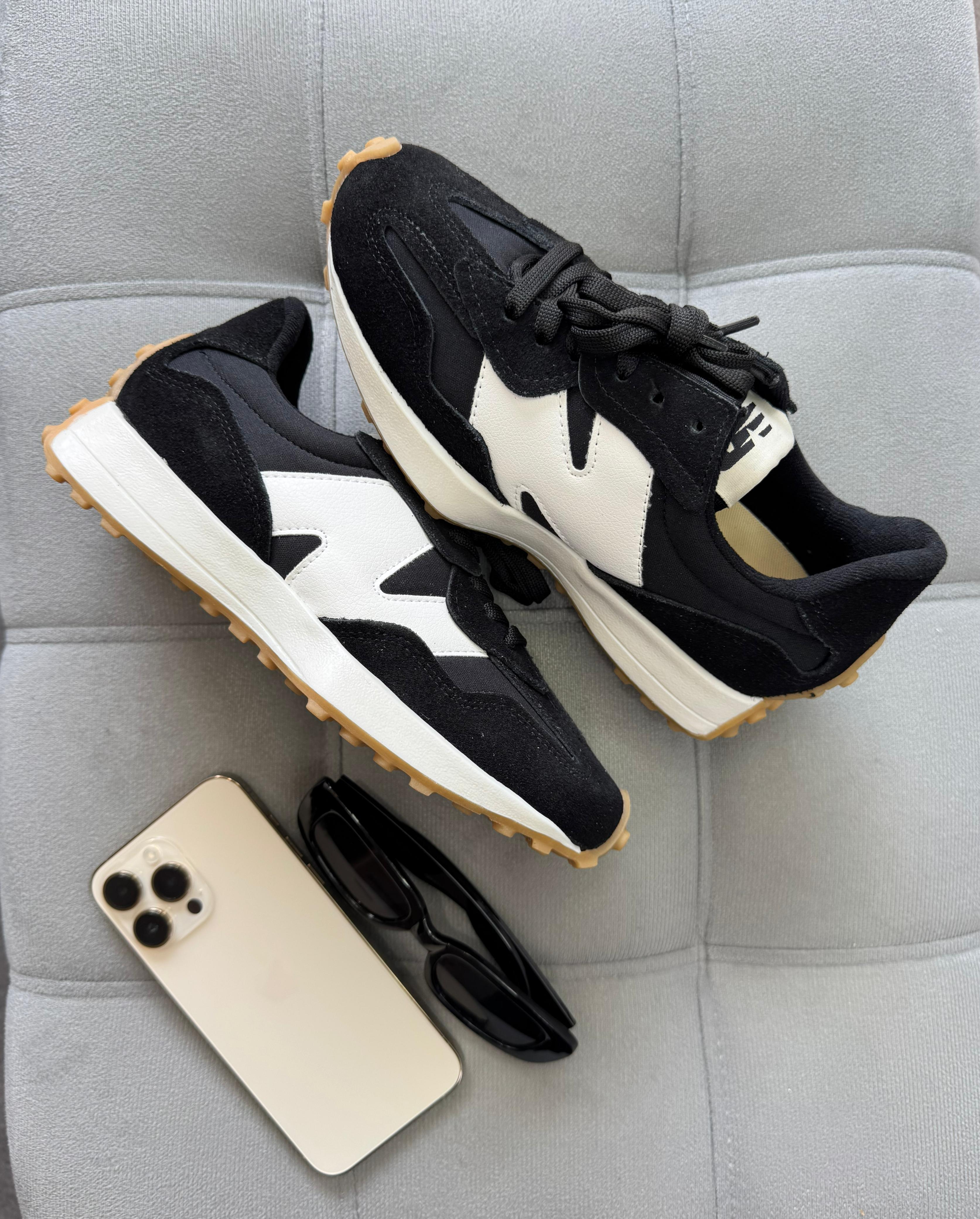 Tênis Balance 327 Preto Couro