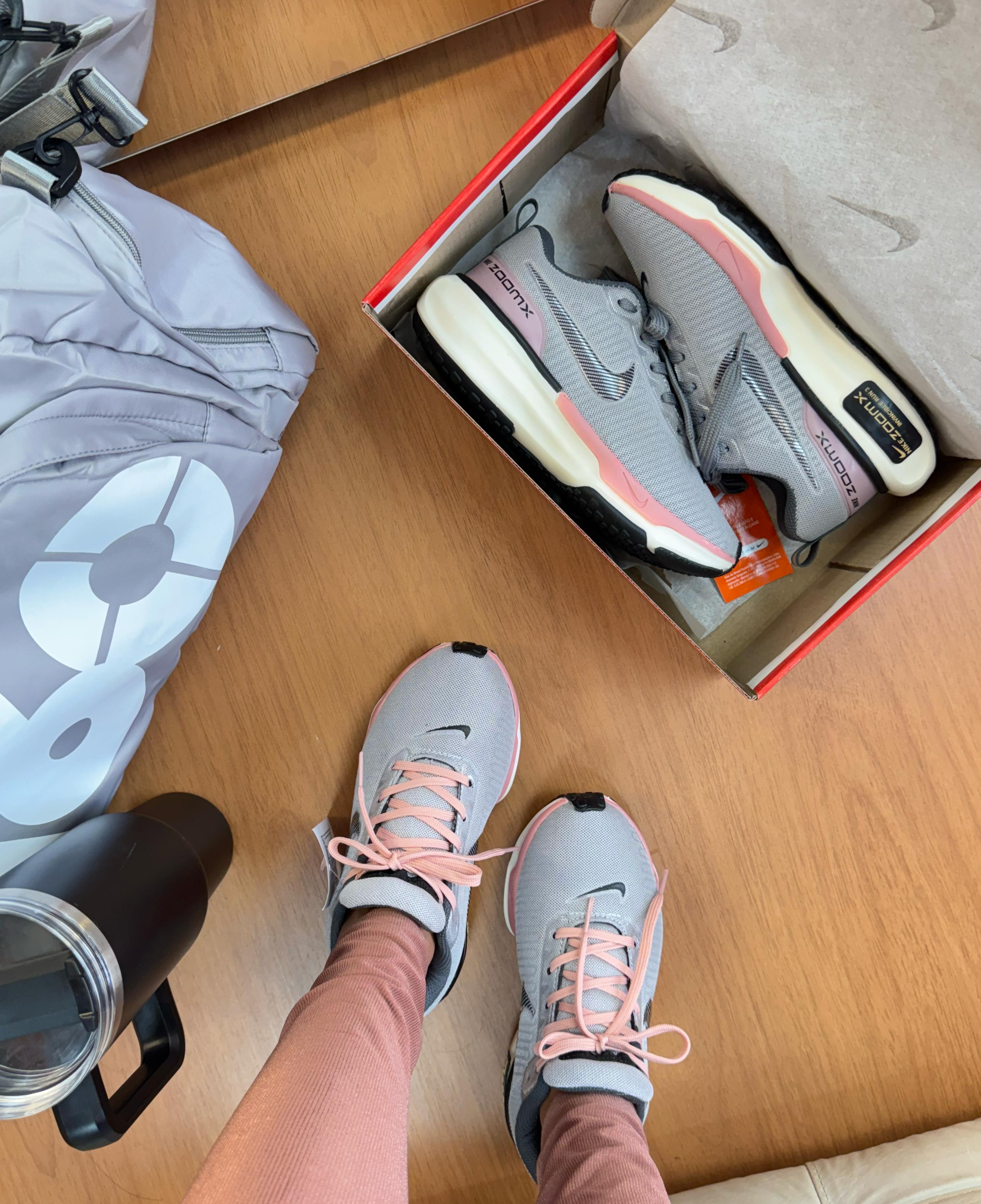 Tênis N. Zoomx Run Cinza Rose