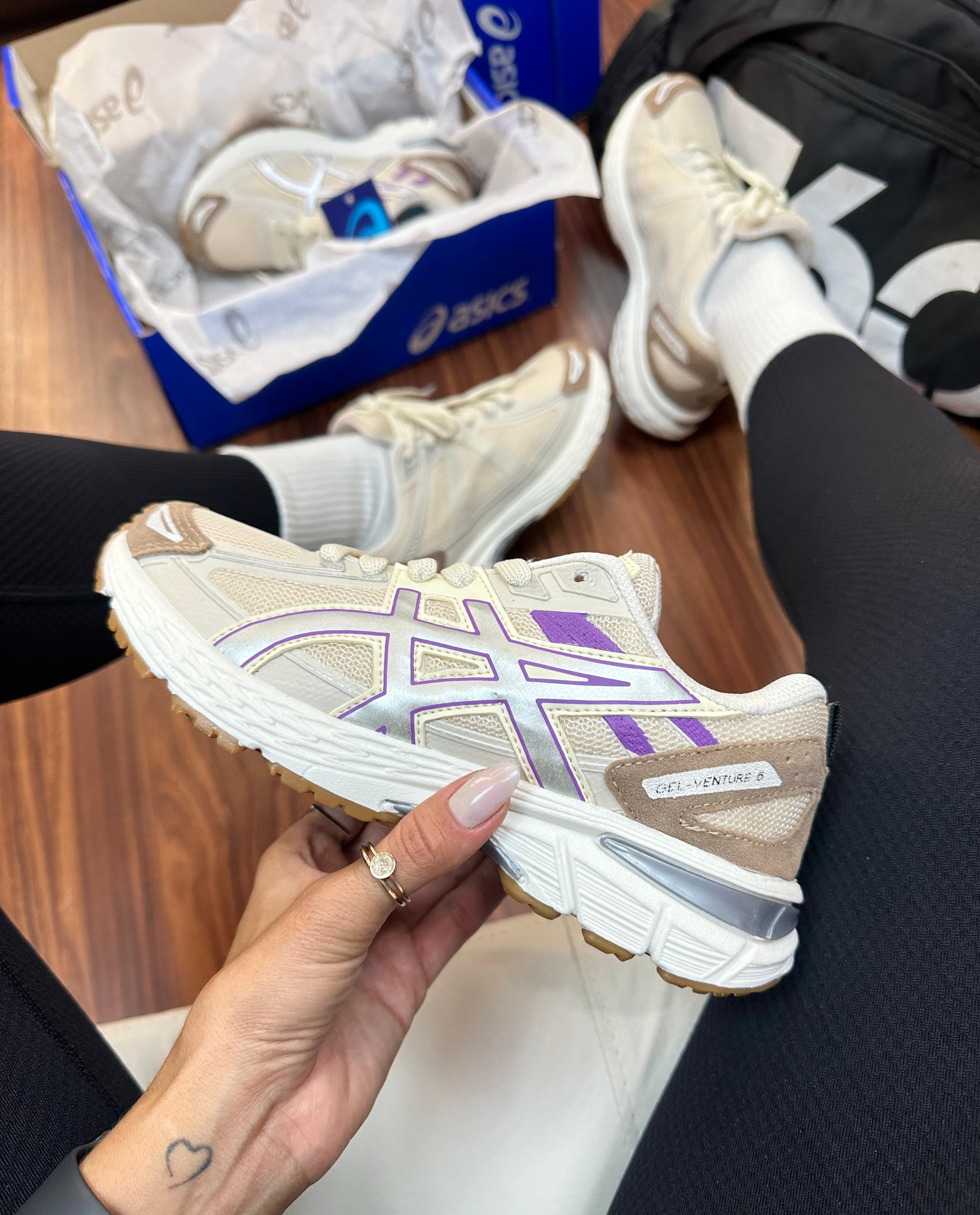 Tênis Asics Venture Nude